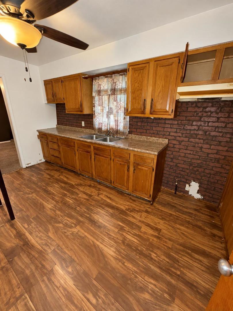 14717 Turlington Avenue Property Photo 5