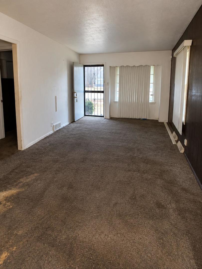 14717 Turlington Avenue Property Photo 10