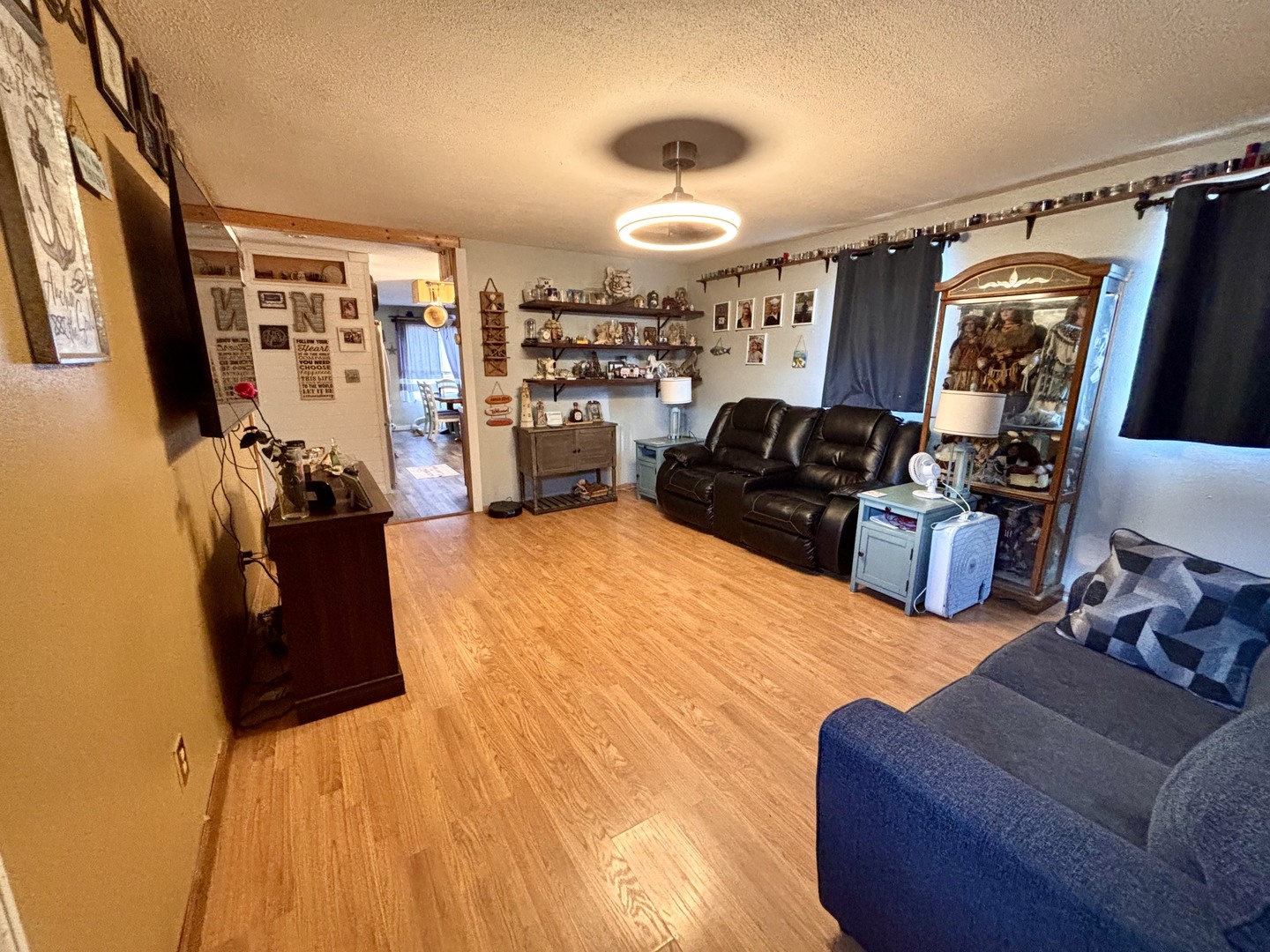 302 N Emma Street Property Photo 4
