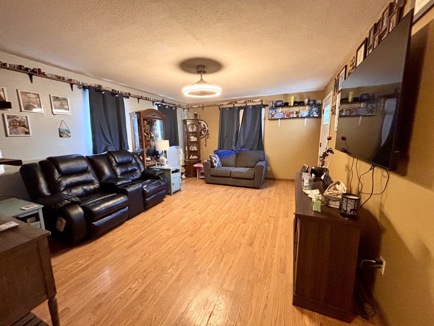 302 N Emma Street Property Photo 5