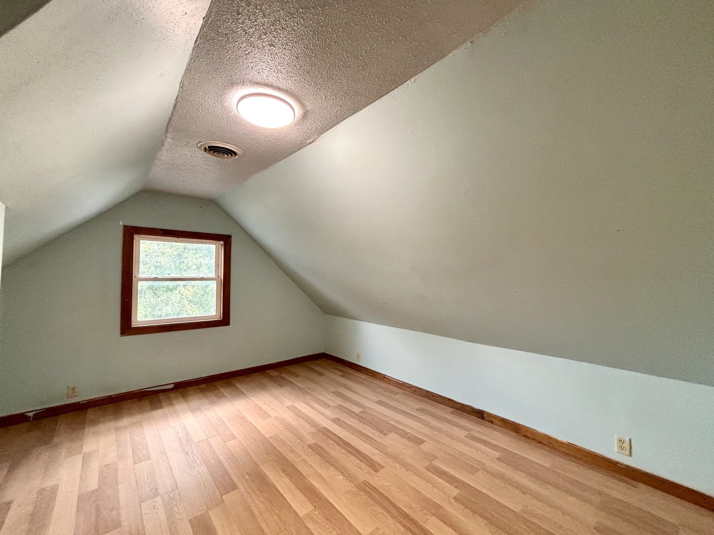 302 N Emma Street Property Photo 20