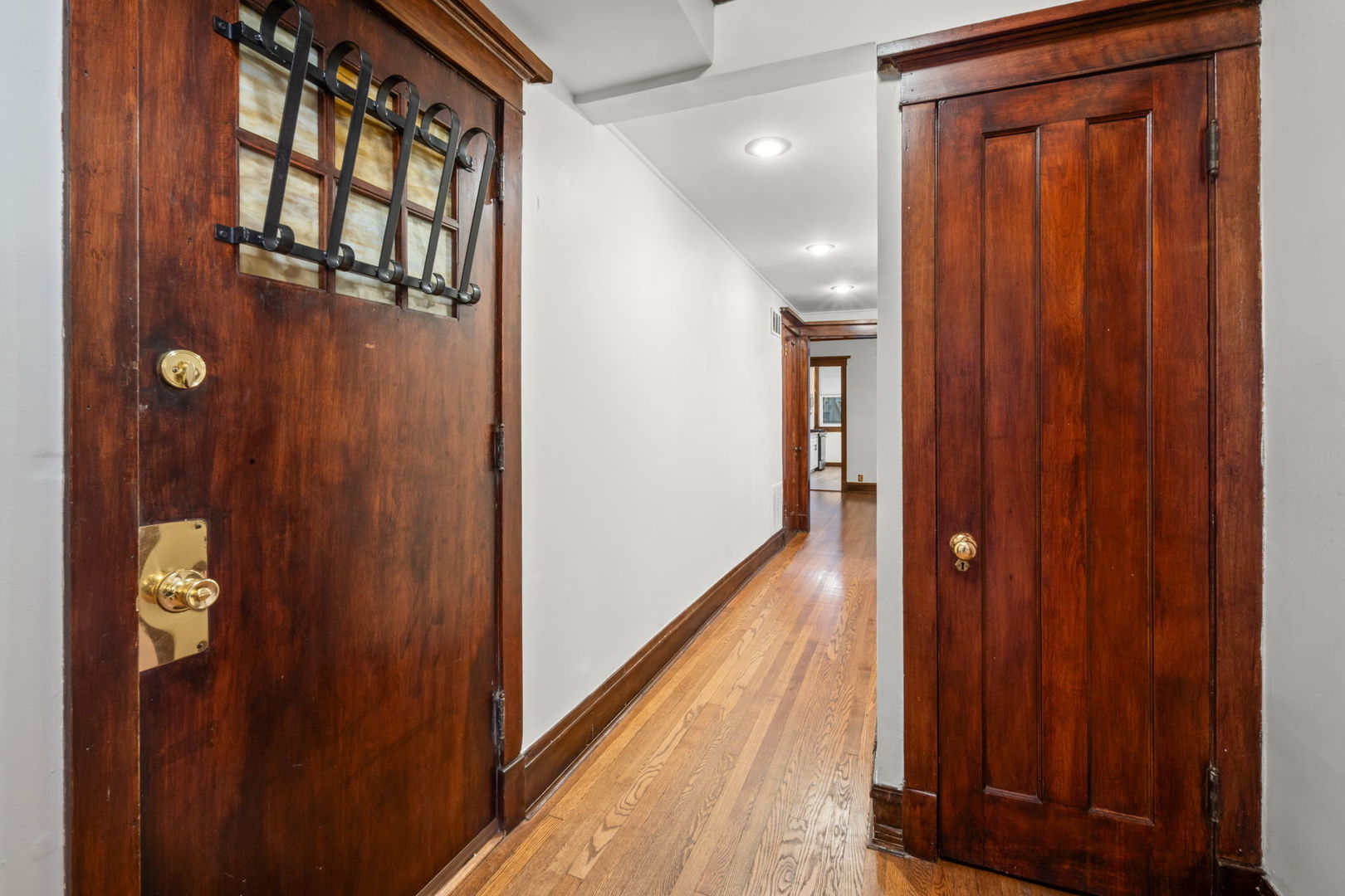 5433 S Greenwood Avenue 2 Property Photo 3