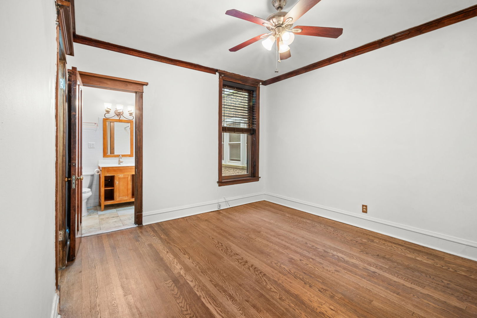 5433 S Greenwood Avenue 2 Property Photo 7