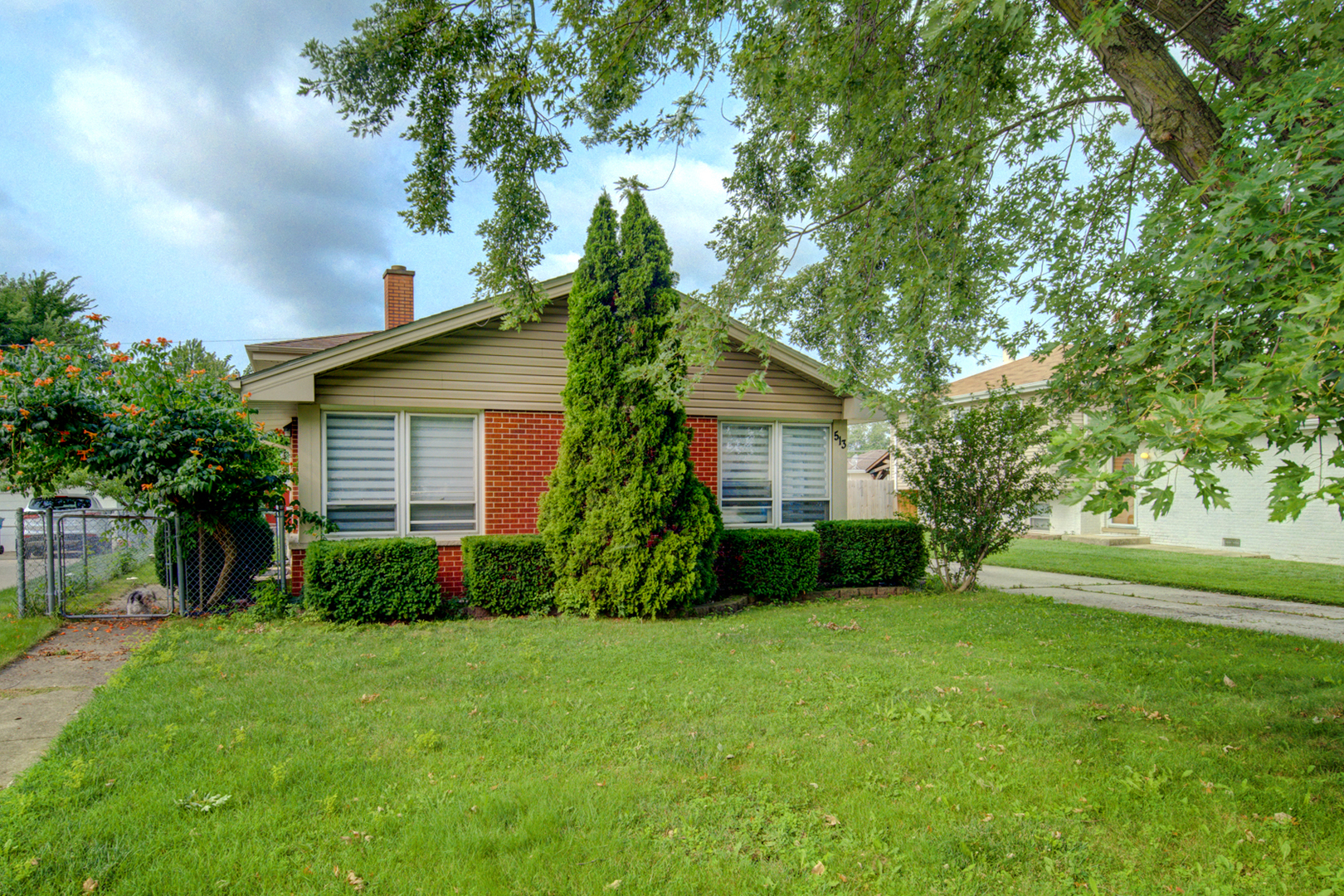 513 W Willow Glen Property Photo 2