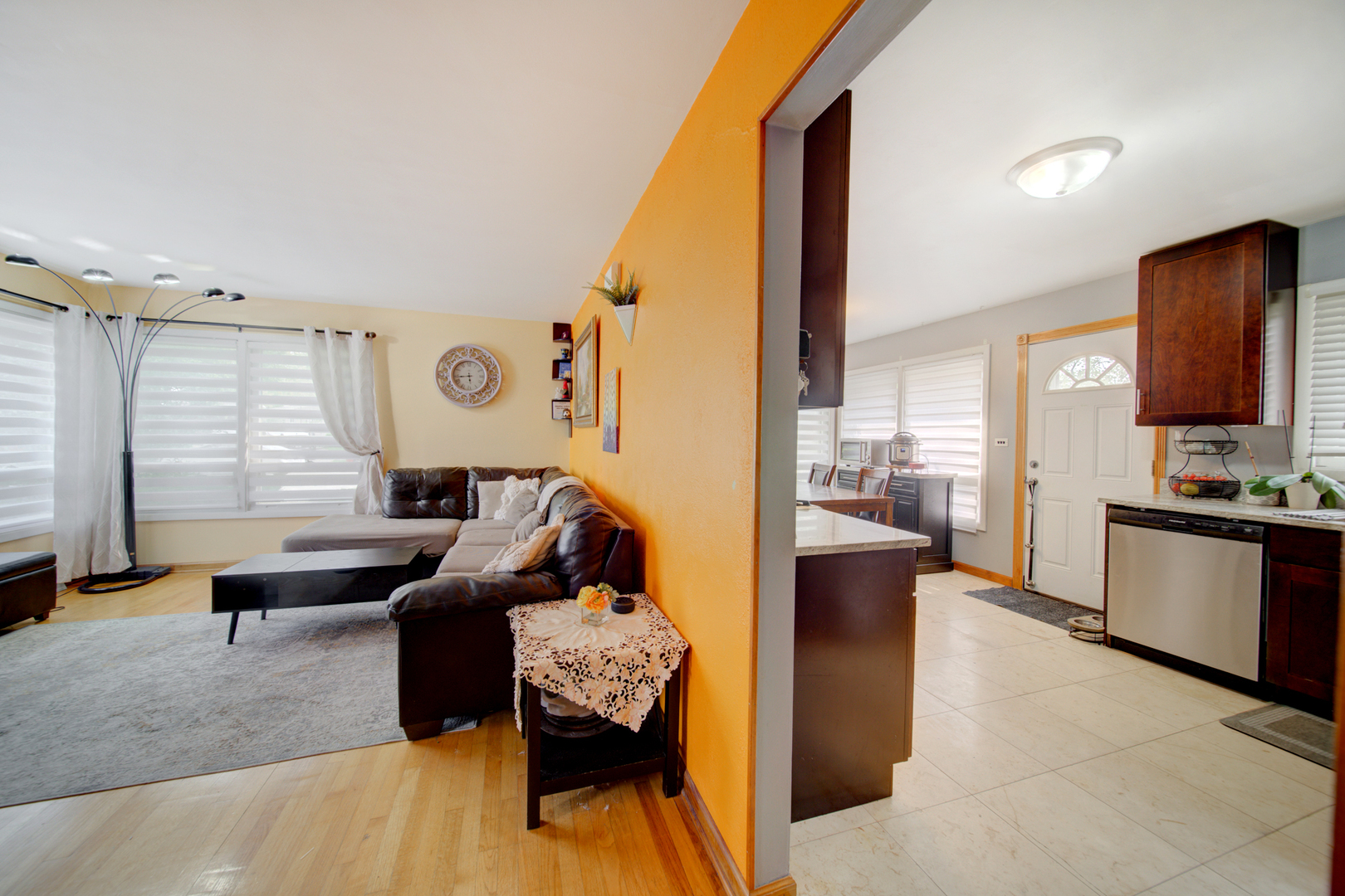 513 W Willow Glen Property Photo 9