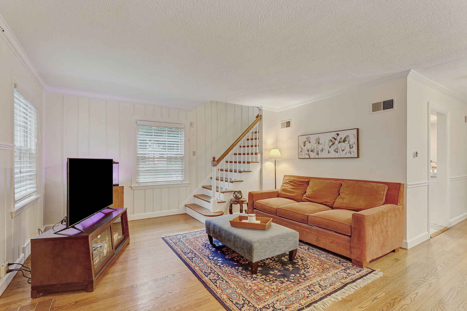 308 S Albert Street Property Photo 3