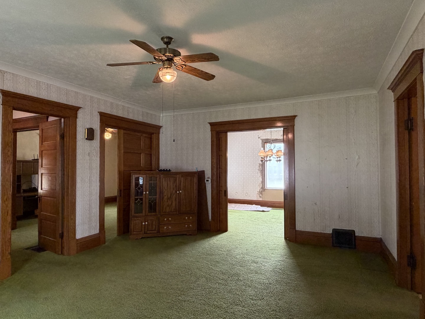 290 N Main Street Property Photo 18