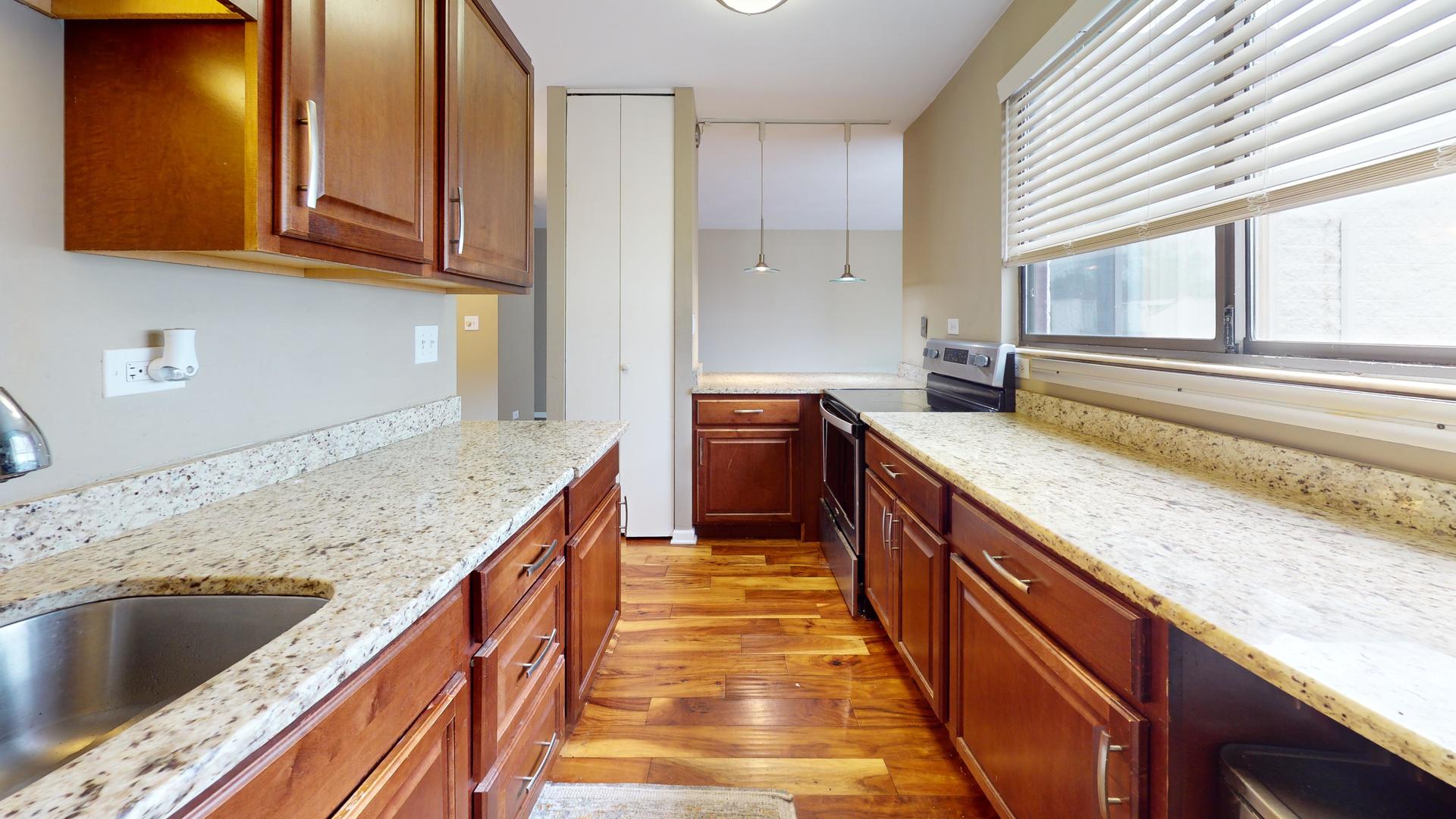 334 W Miner Street 3b Property Photo 7