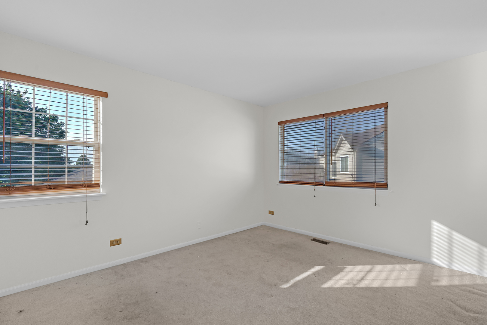 2259 N Orchard Lane Property Photo 18
