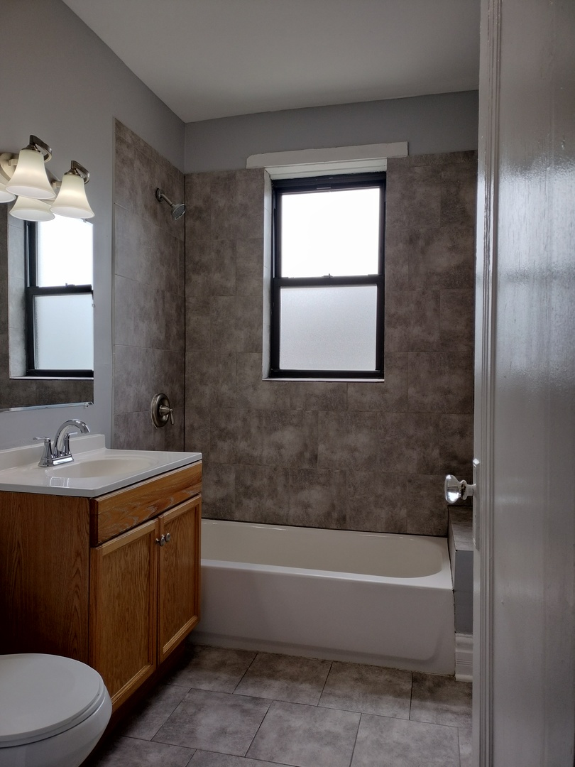 1741 W 80th Street 1741-3 Property Photo 5