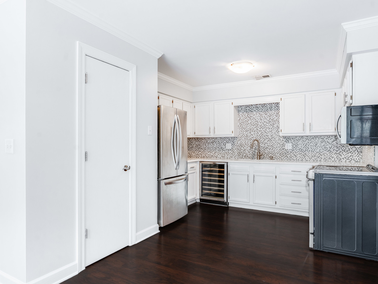 712 W Highland Avenue 6 Property Photo 6