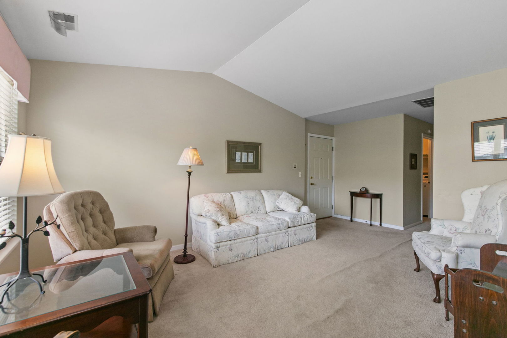 1012 Saxon Court C Property Photo 5