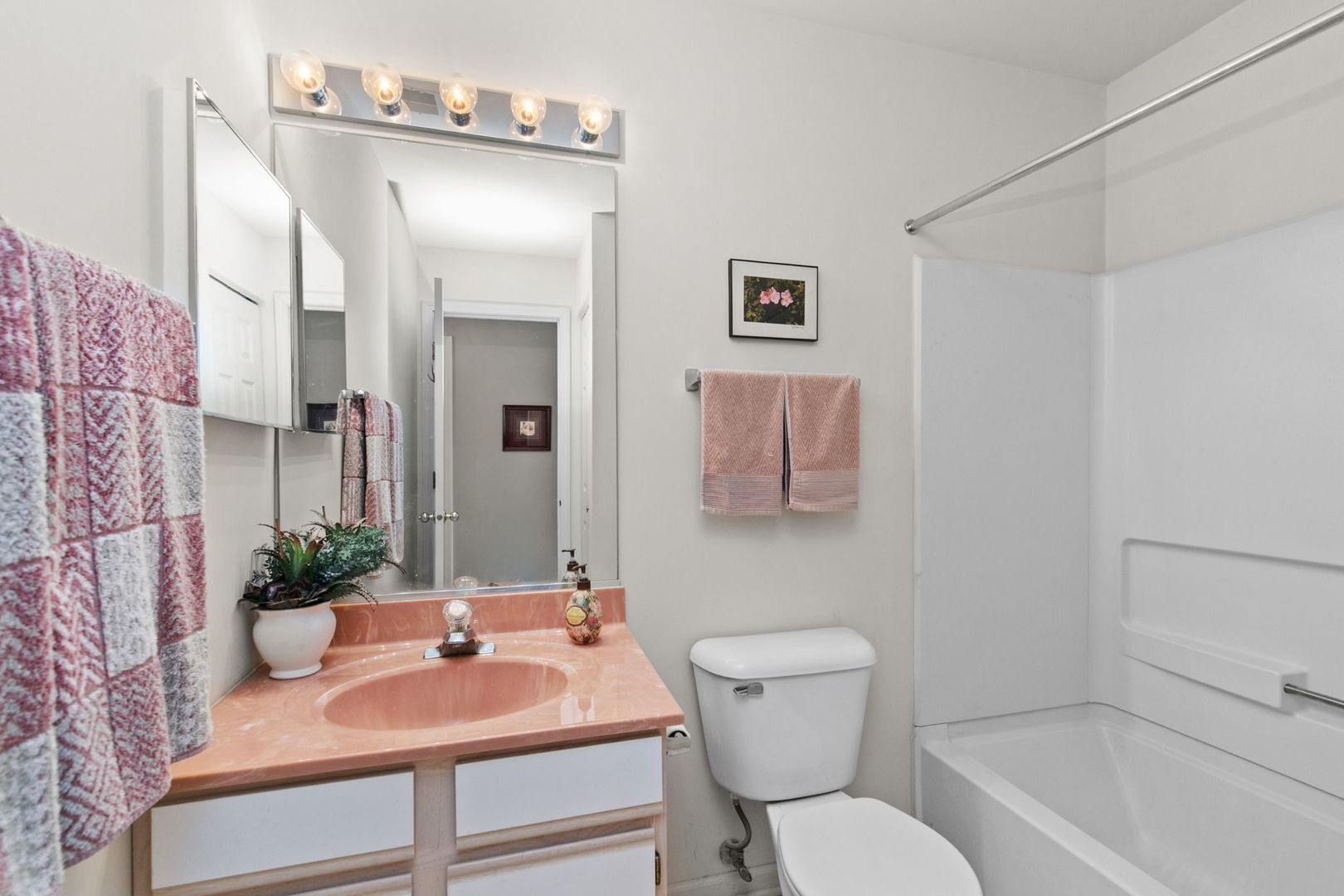 1012 Saxon Court C Property Photo 10
