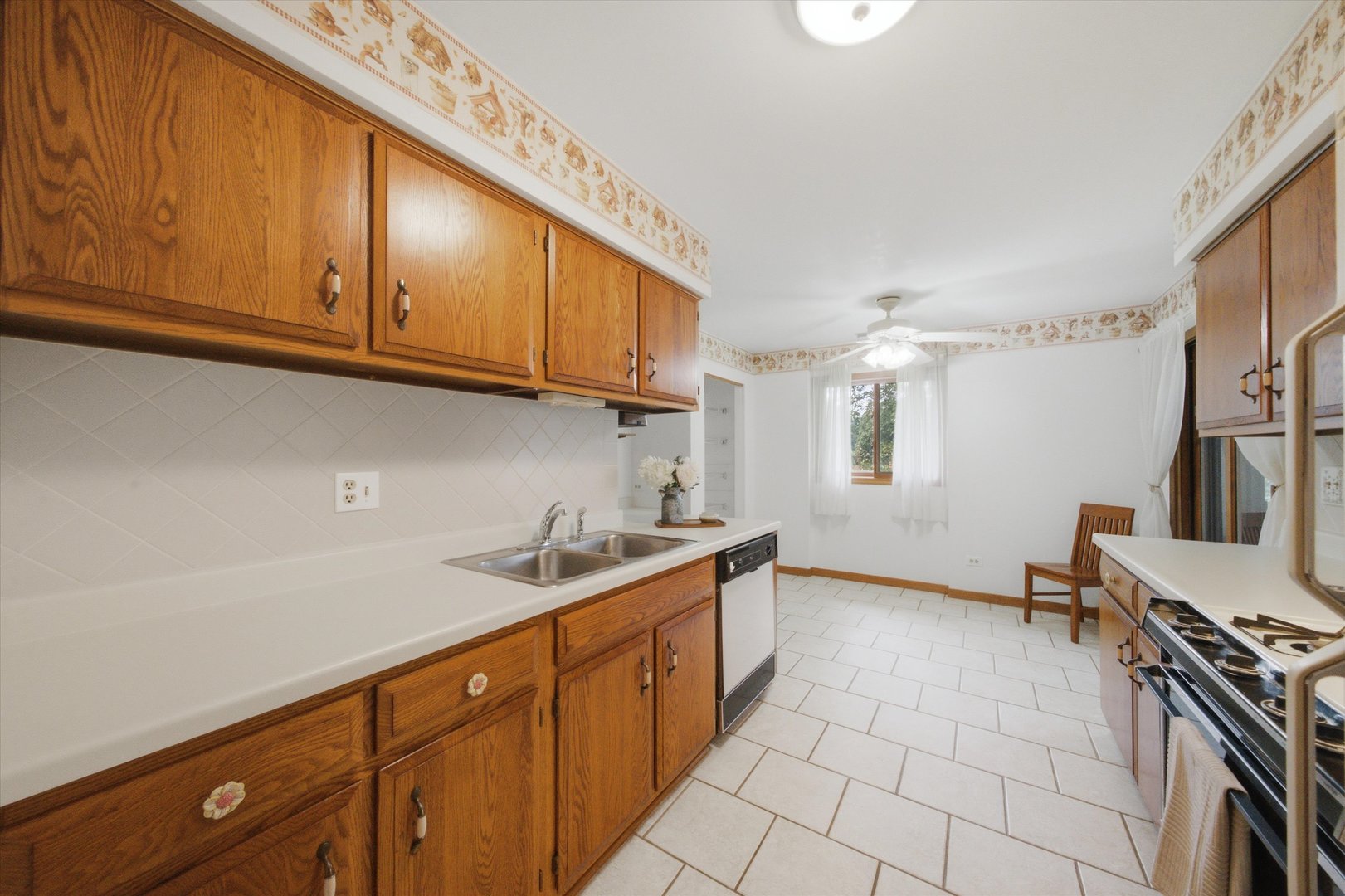 650 Waverly Drive D Property Photo 11