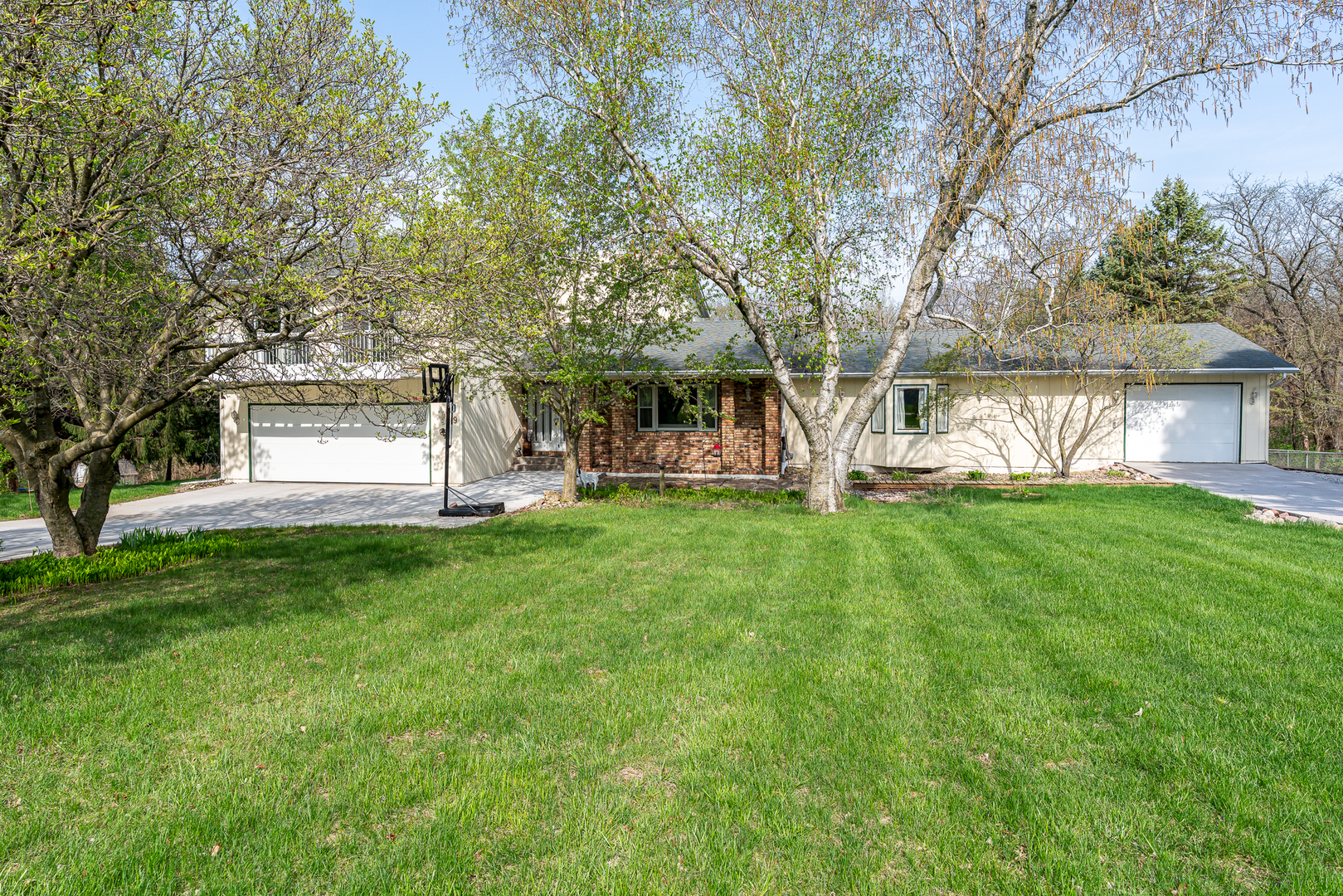 9 Valley View Drive Property Photo 1