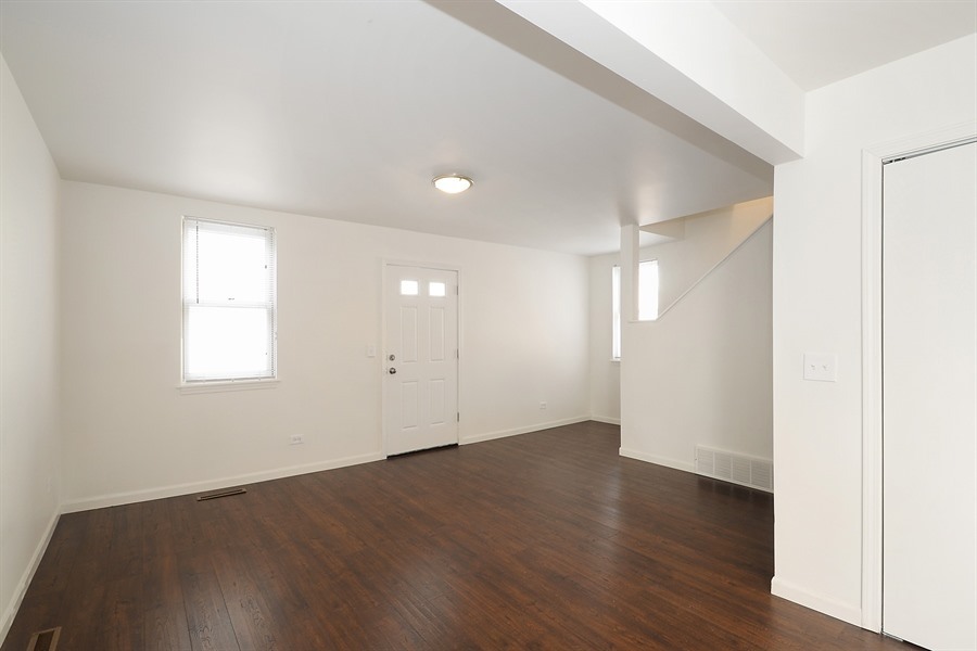 3243 N Western Avenue Property Photo 10