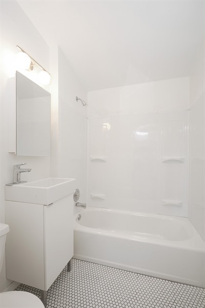 3243 N Western Avenue Property Photo 11