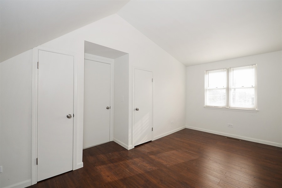 3243 N Western Avenue Property Photo 12
