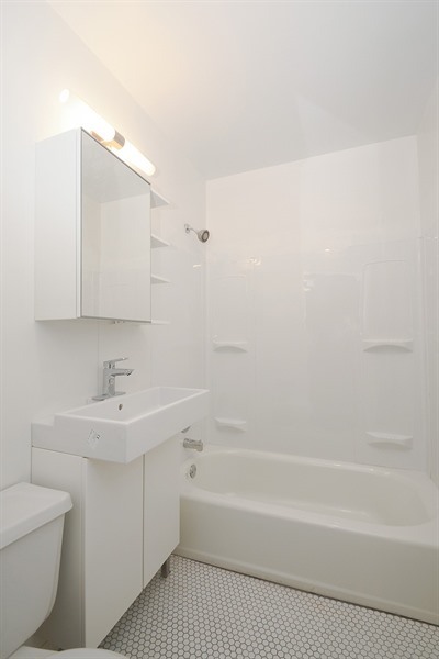 3243 N Western Avenue Property Photo 14