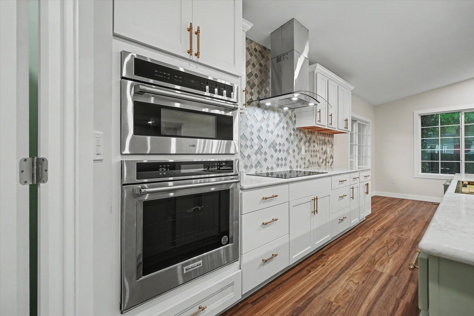 1303 S Western Avenue Property Photo 19