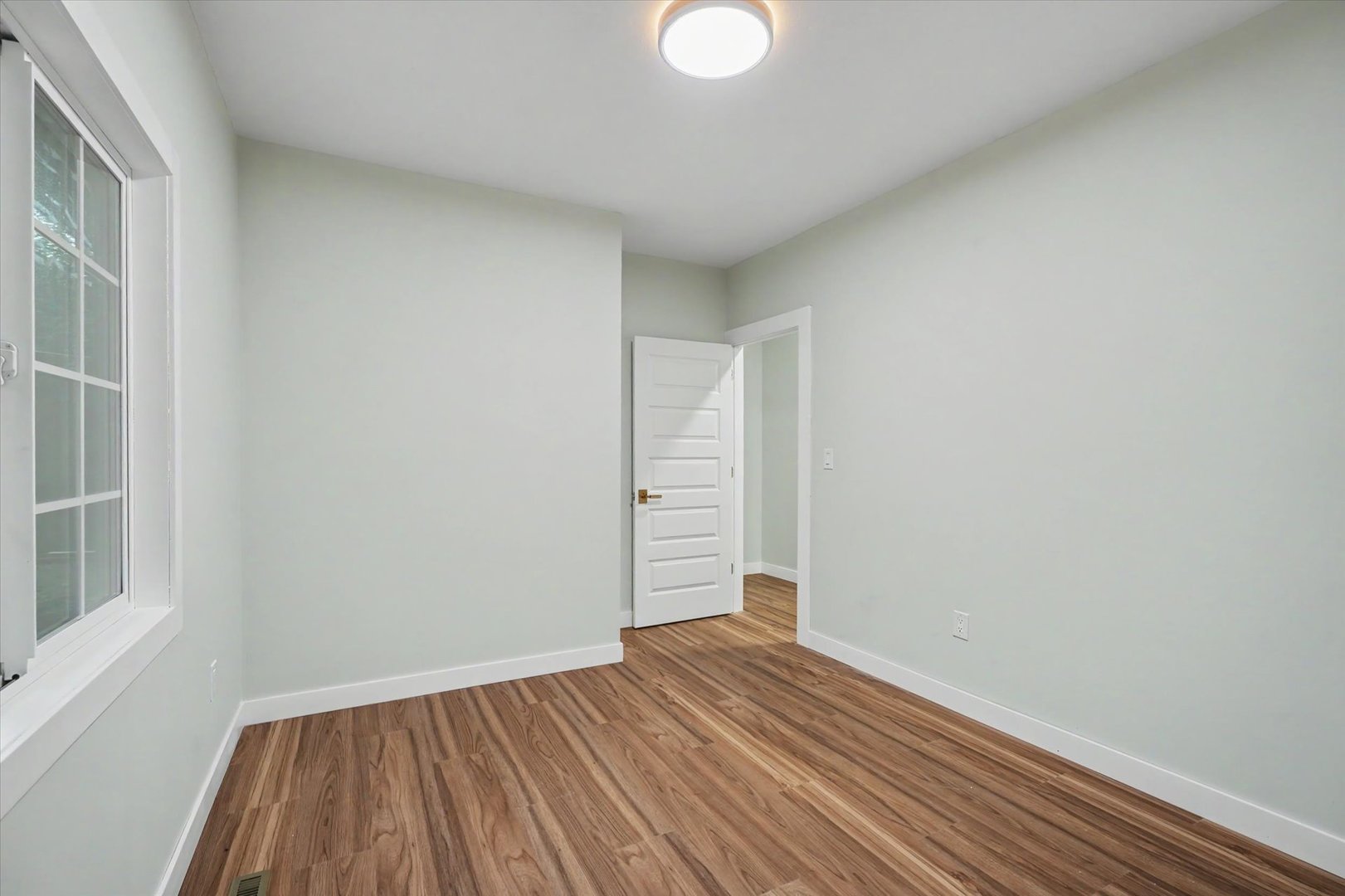 1303 S Western Avenue Property Photo 29