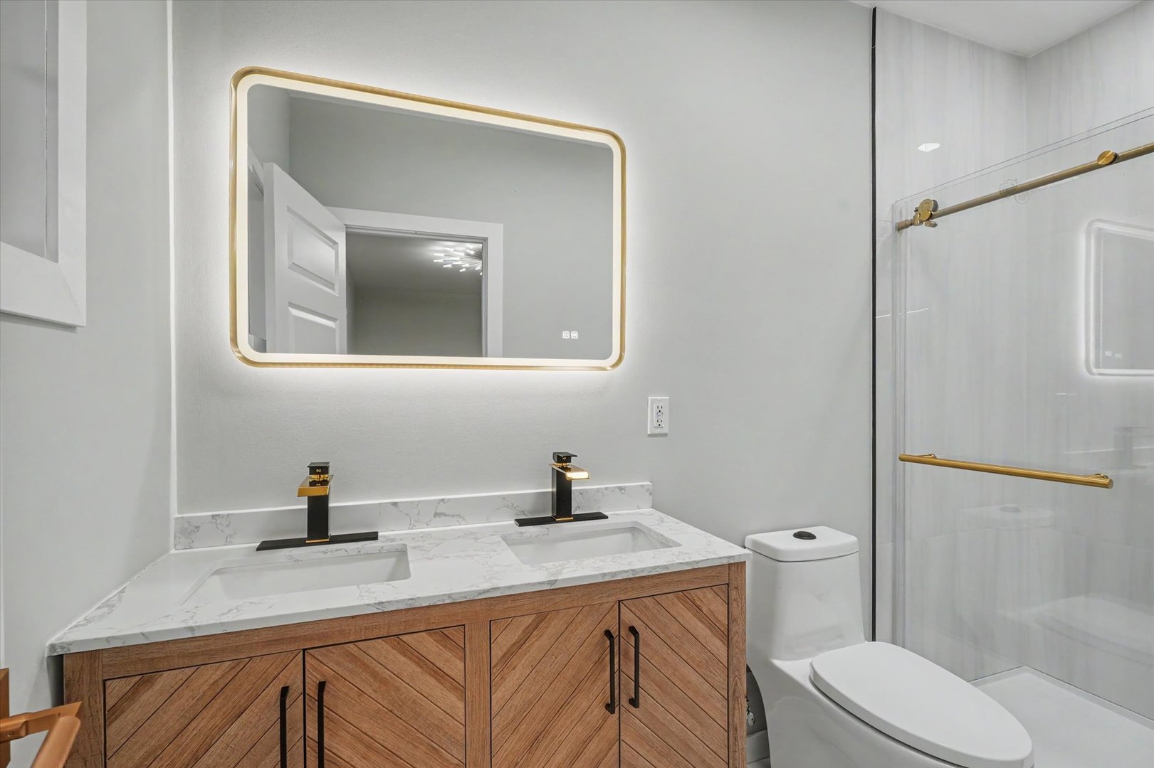 1303 S Western Avenue Property Photo 35