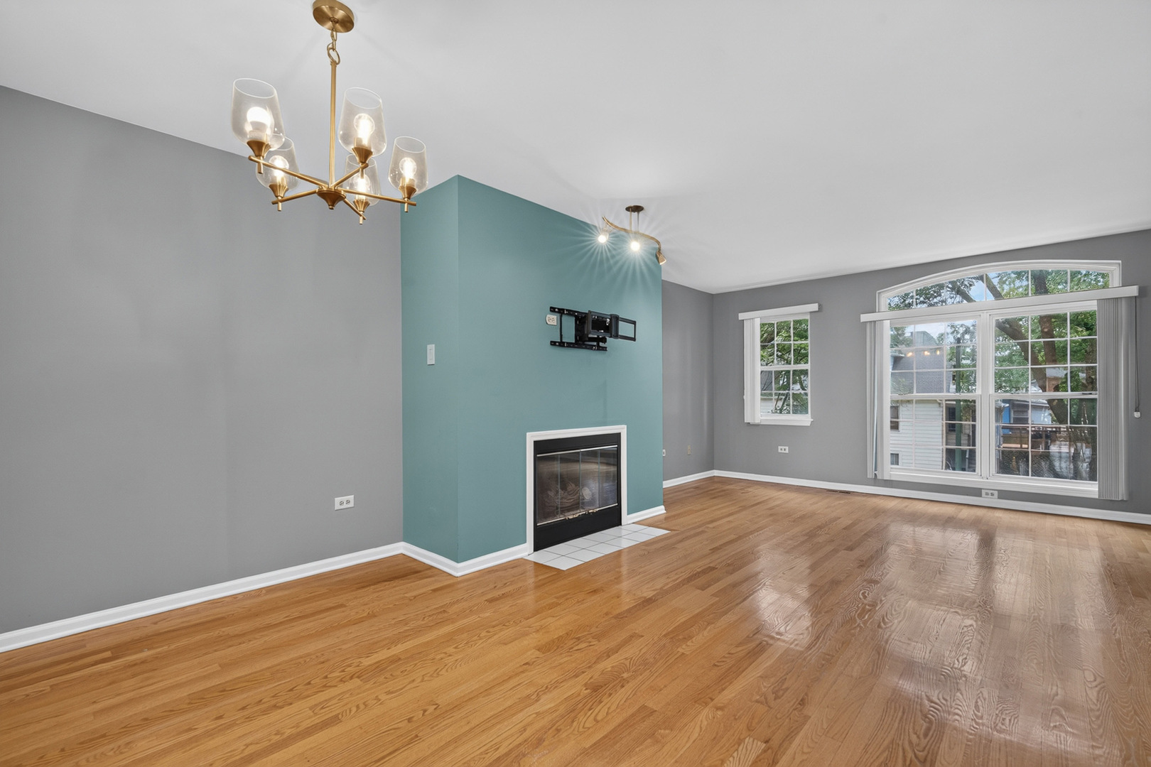 7002 W Belden Avenue Property Photo 3