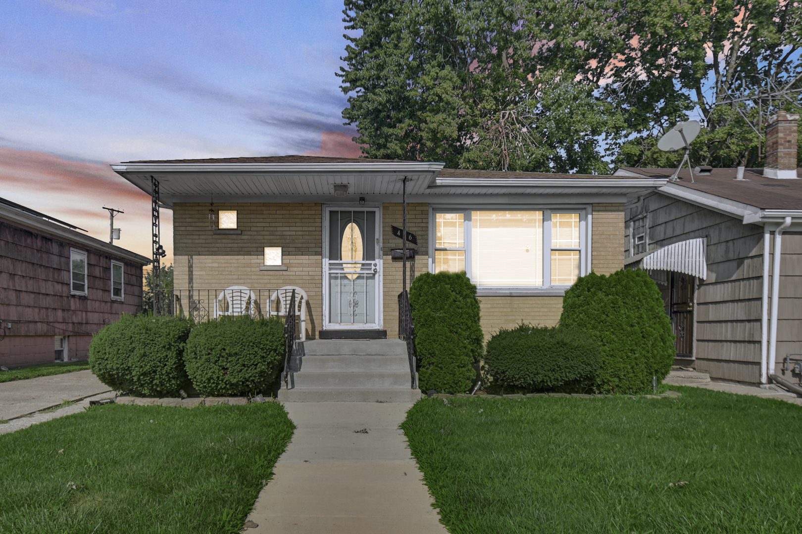 446 Greenbay Avenue Property Photo 3