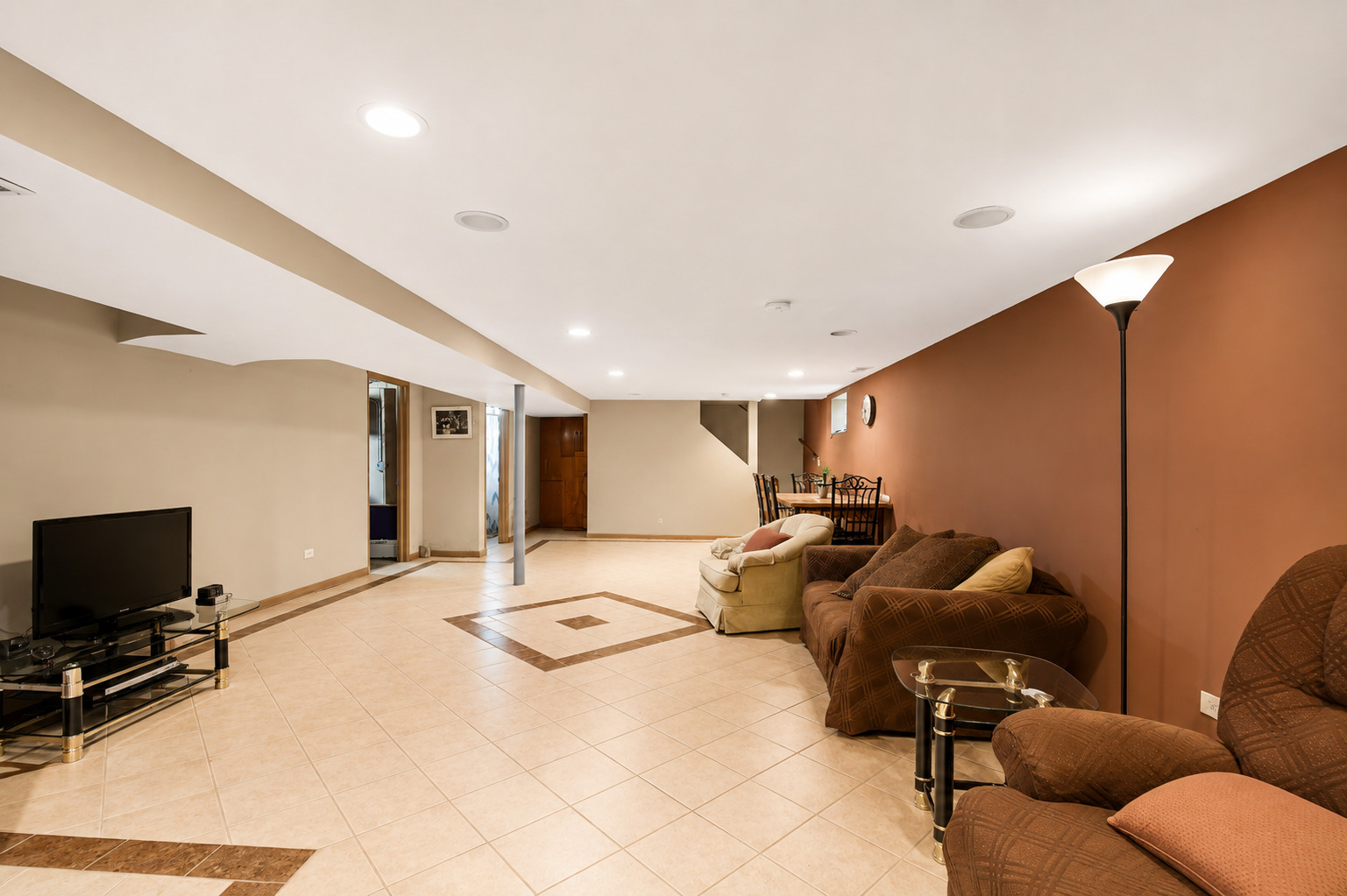 446 Greenbay Avenue Property Photo 17