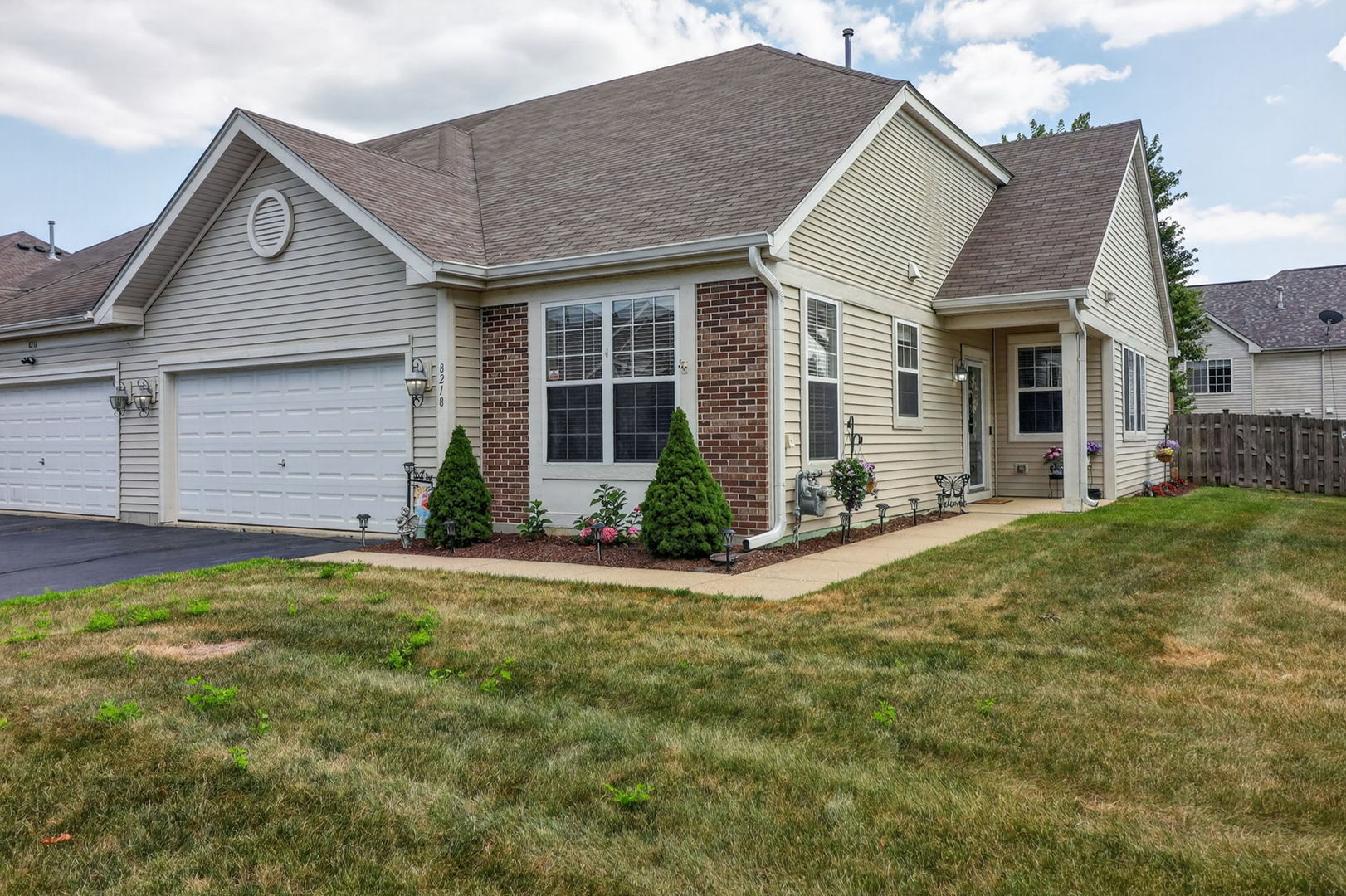 8218 Tremont Lane Property Photo 1