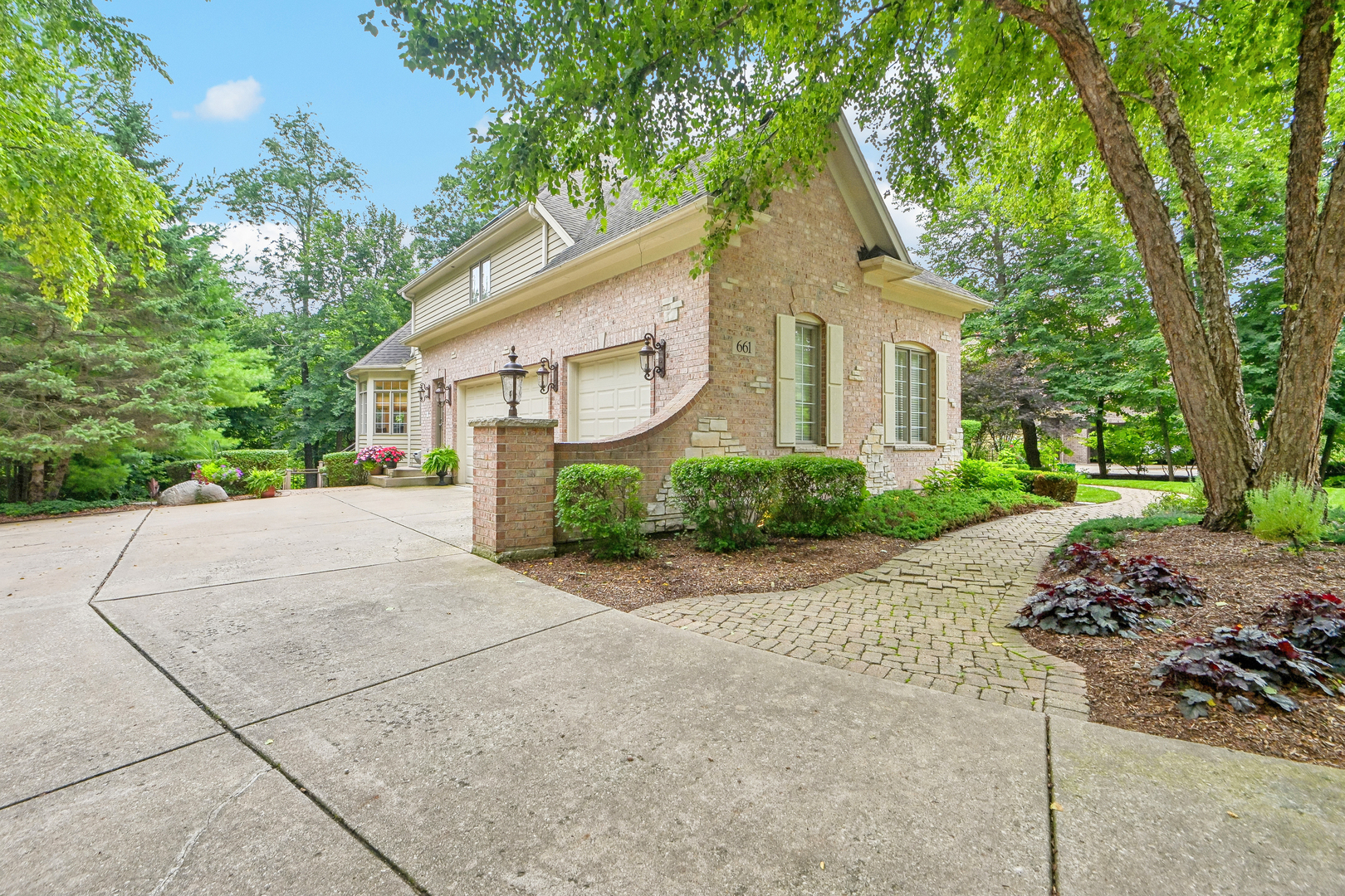 661 Reserve Court Property Photo 4