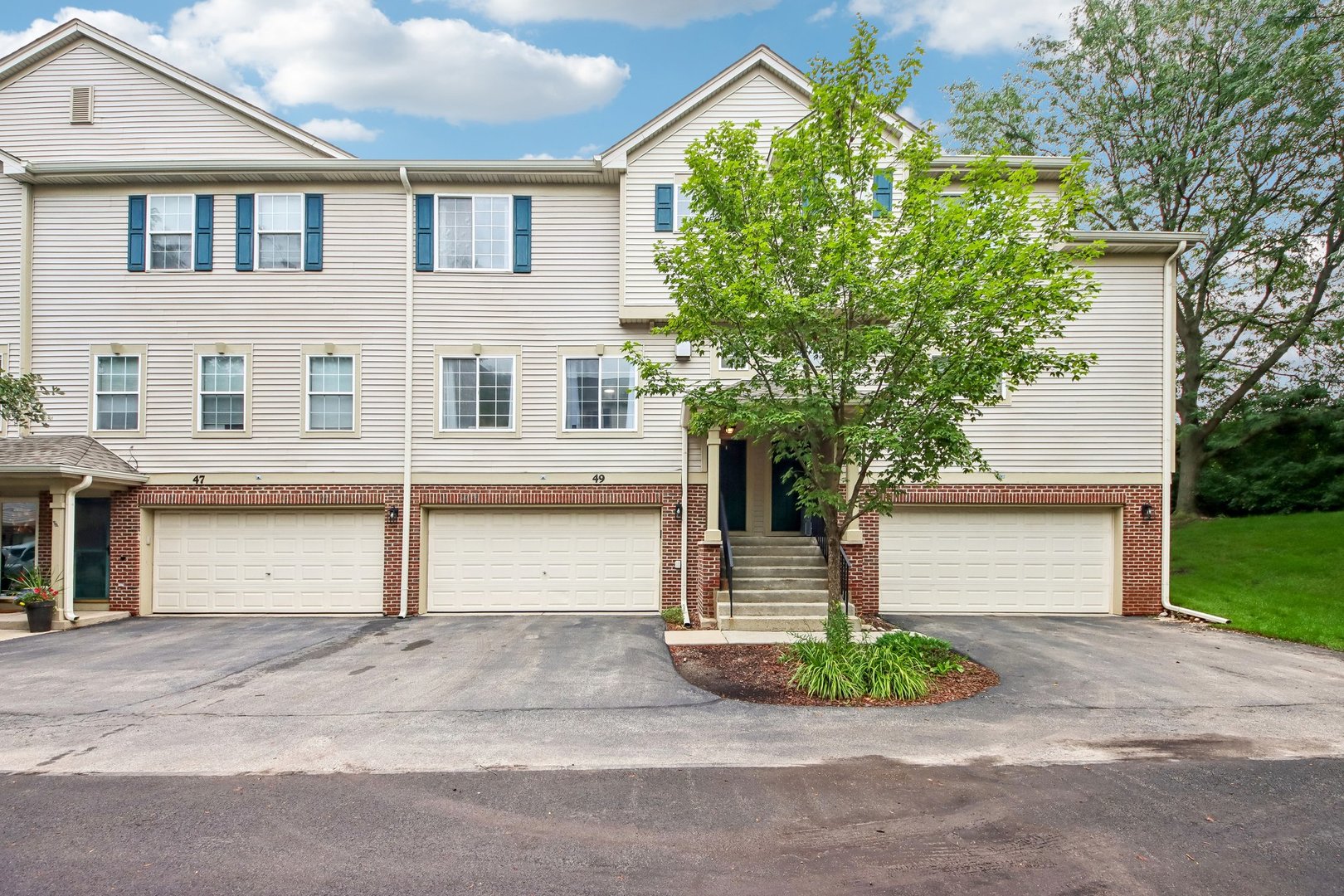 49 Monarch Drive Property Photo 1