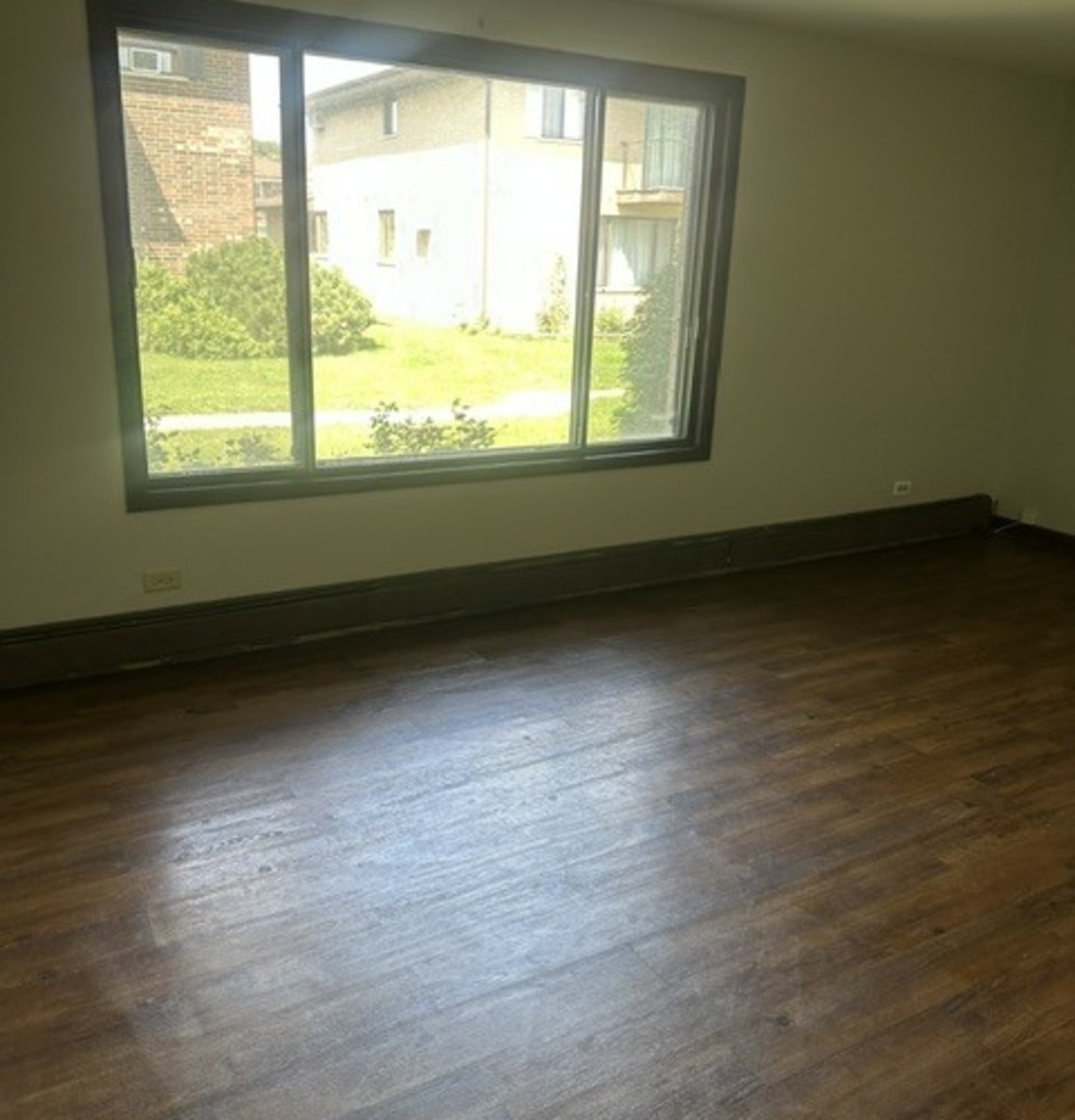 14833 Kilpatrick Avenue 1e Property Photo 3
