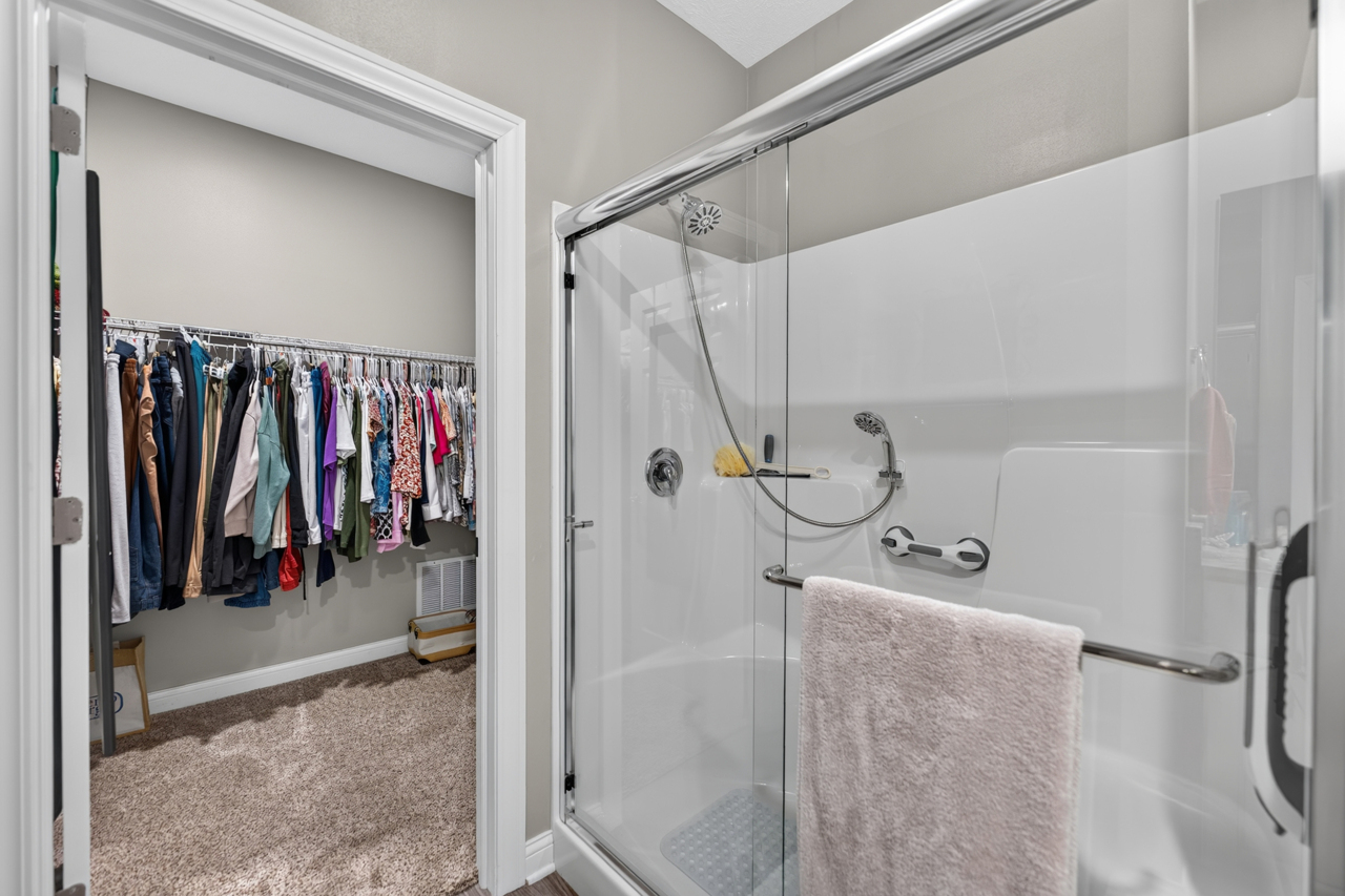 6294 Parks Edge Drive Property Photo 16