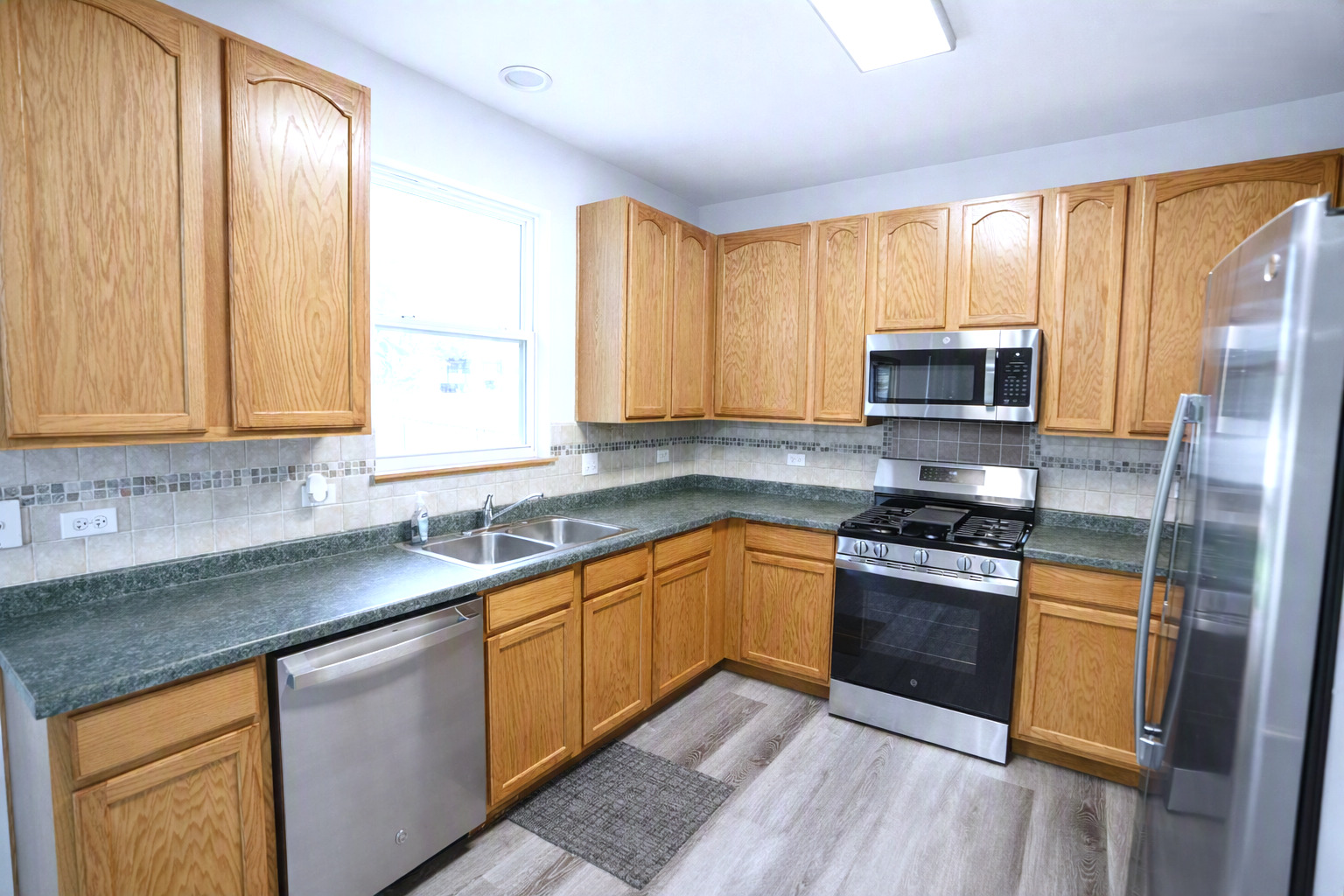 2384 Lundquist Drive Property Photo 5