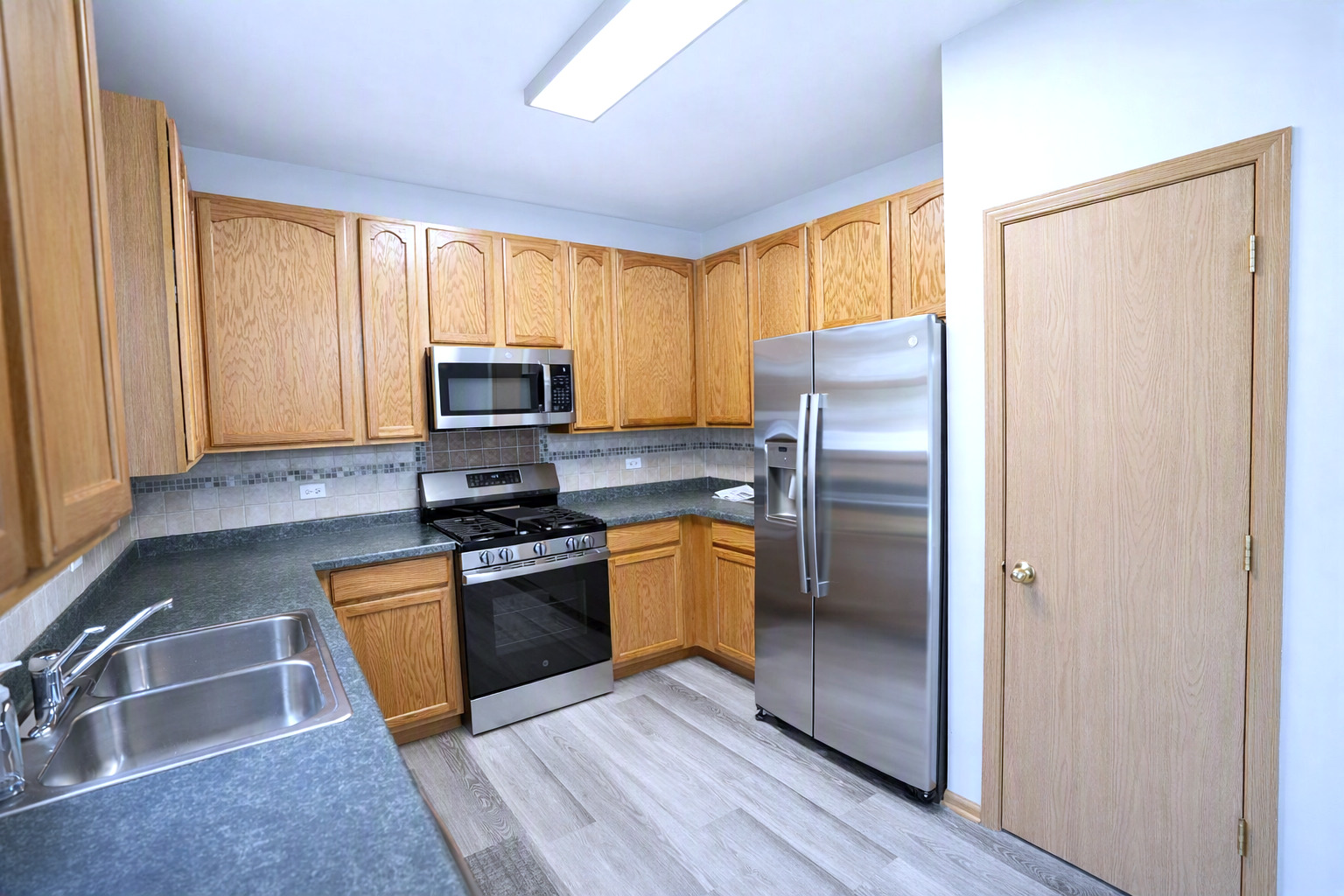 2384 Lundquist Drive Property Photo 6