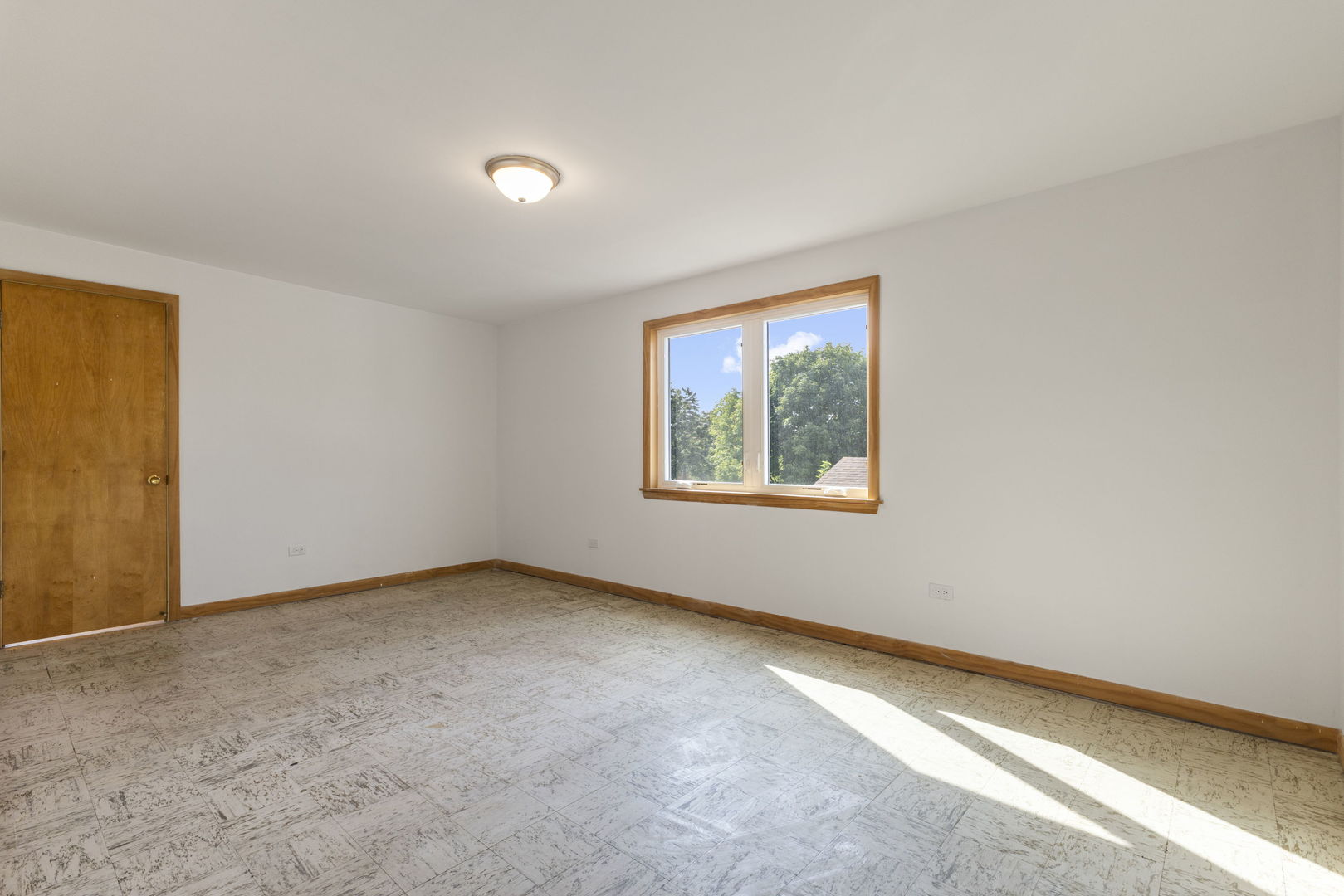 2240 S 9th Avenue Property Photo 11