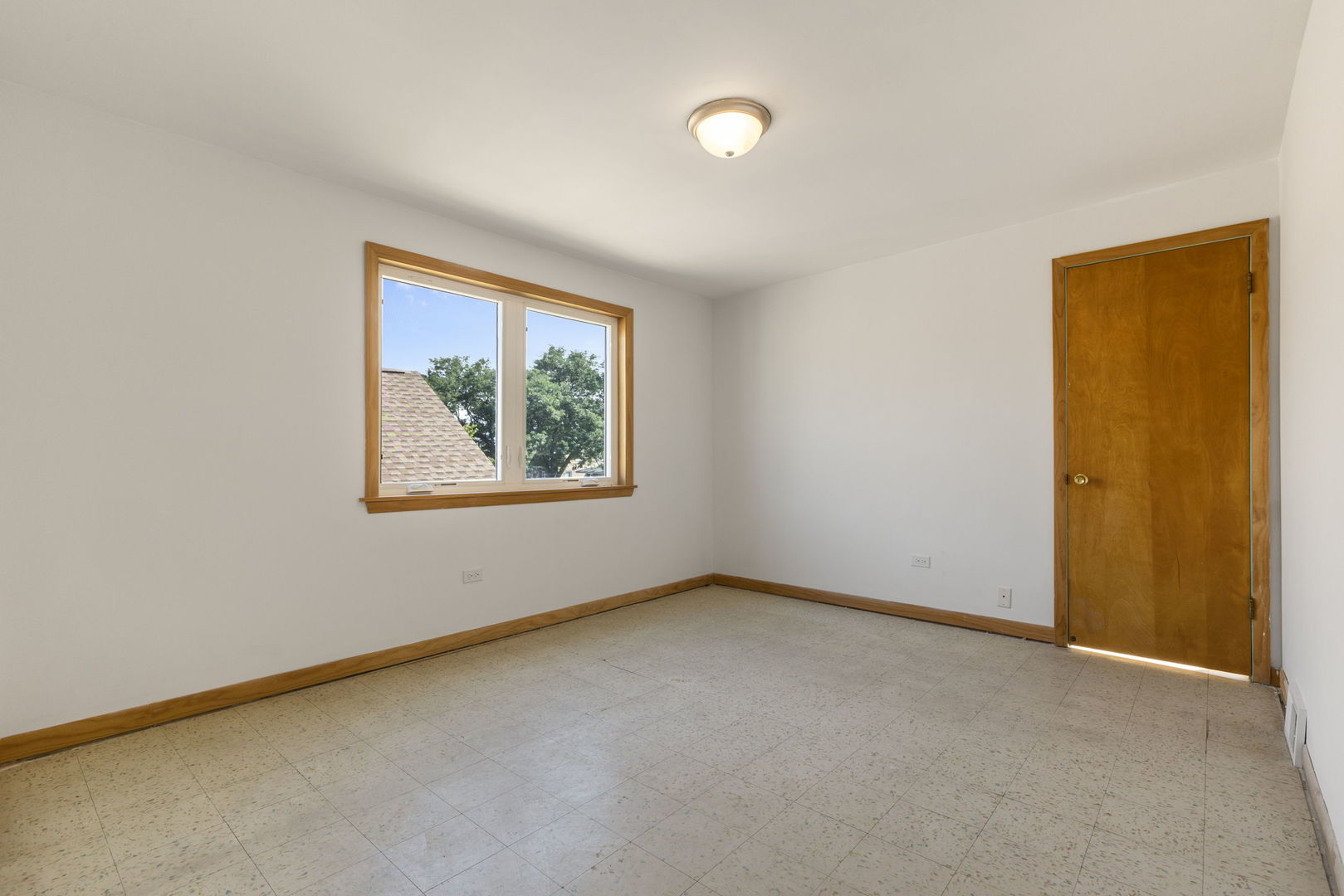 2240 S 9th Avenue Property Photo 14