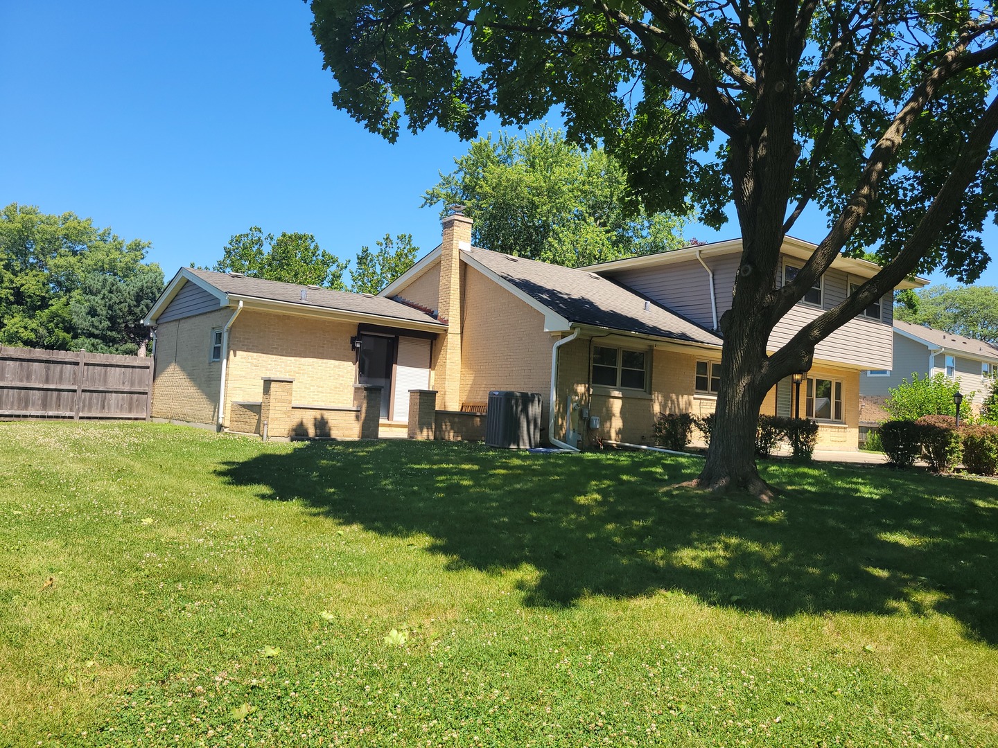 425 S Arlington Heights Road Property Photo 5