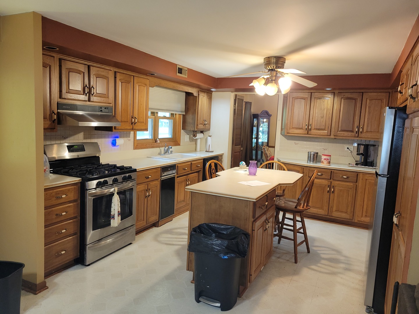 425 S Arlington Heights Road Property Photo 16