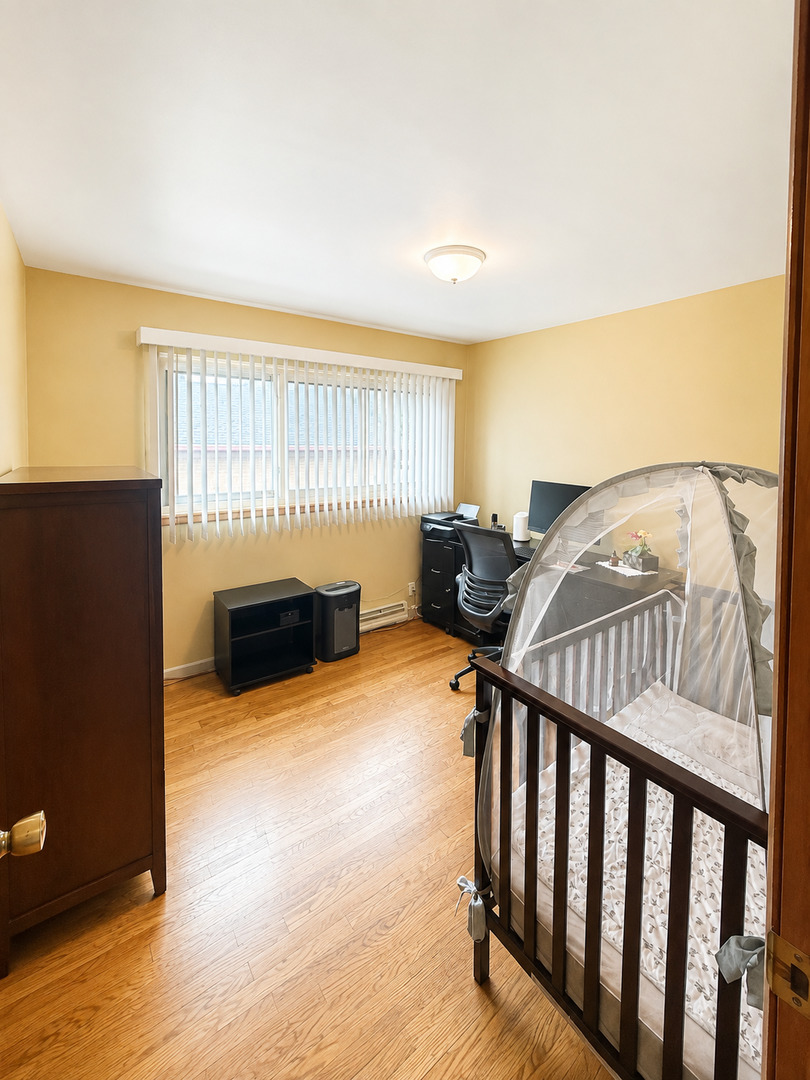 116 N May Street Property Photo 8