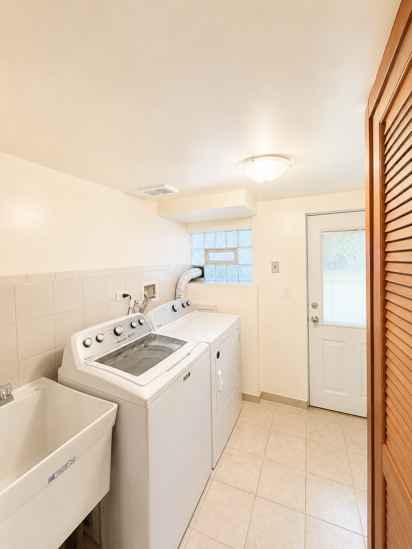 116 N May Street Property Photo 11