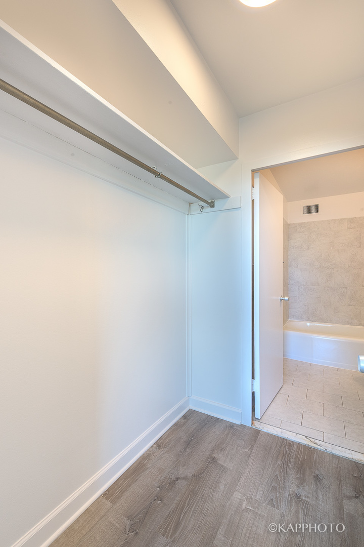 3600 N Lake Shore Drive 1216 Property Photo 18