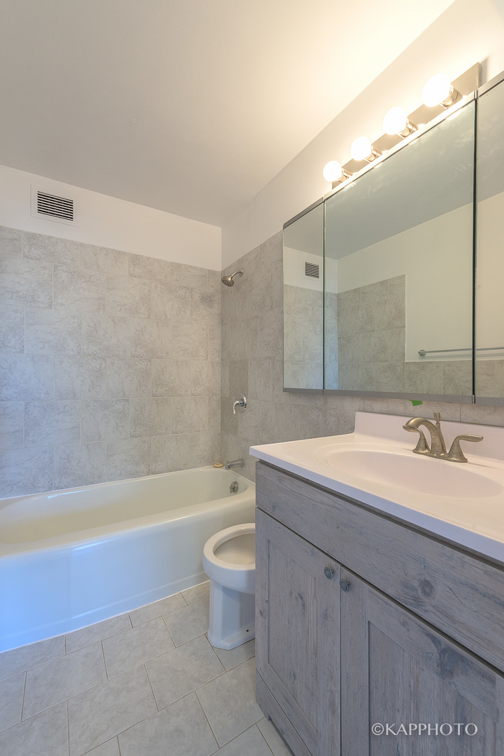 3600 N Lake Shore Drive 1216 Property Photo 20