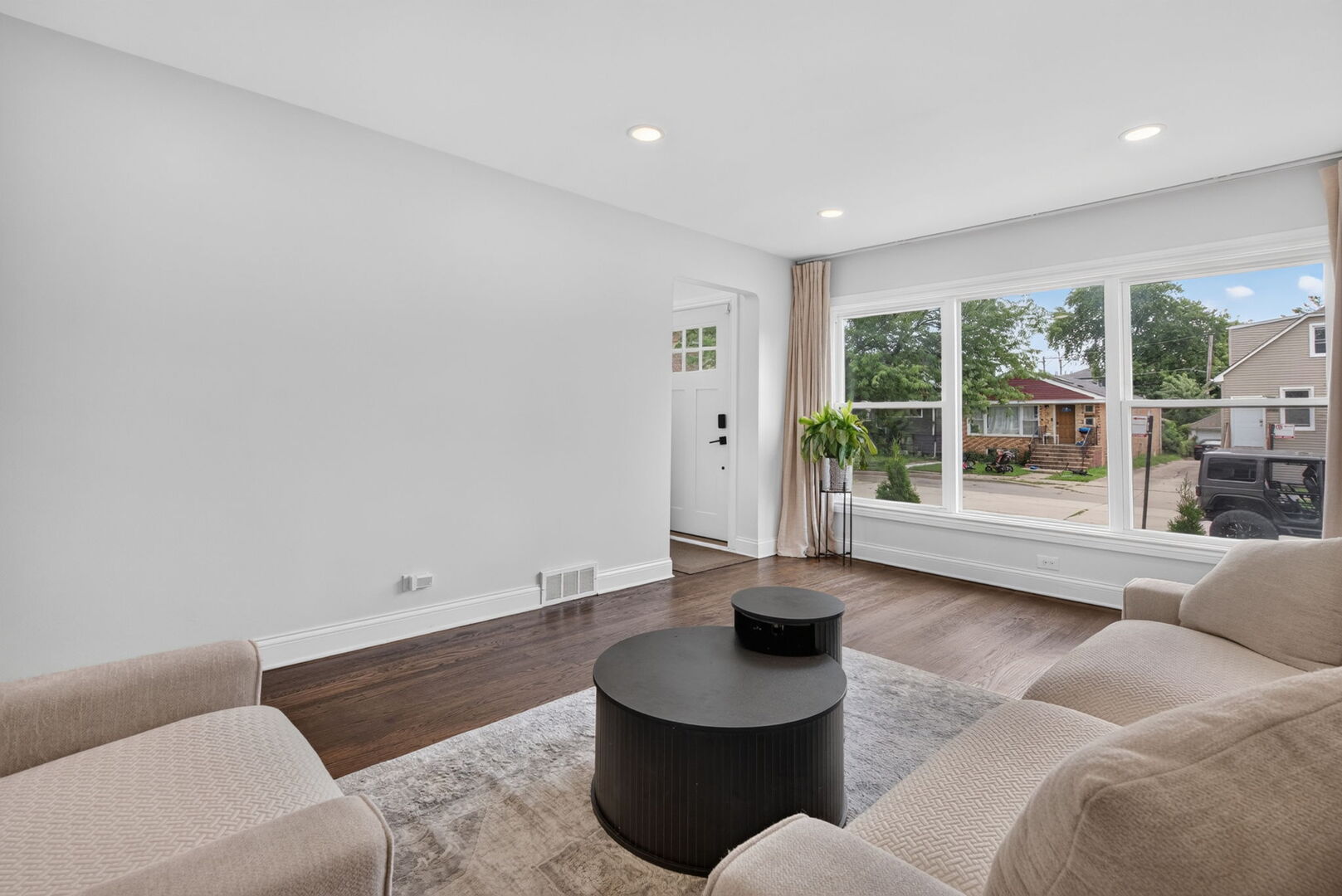 11120 S Albany Avenue Property Photo 3