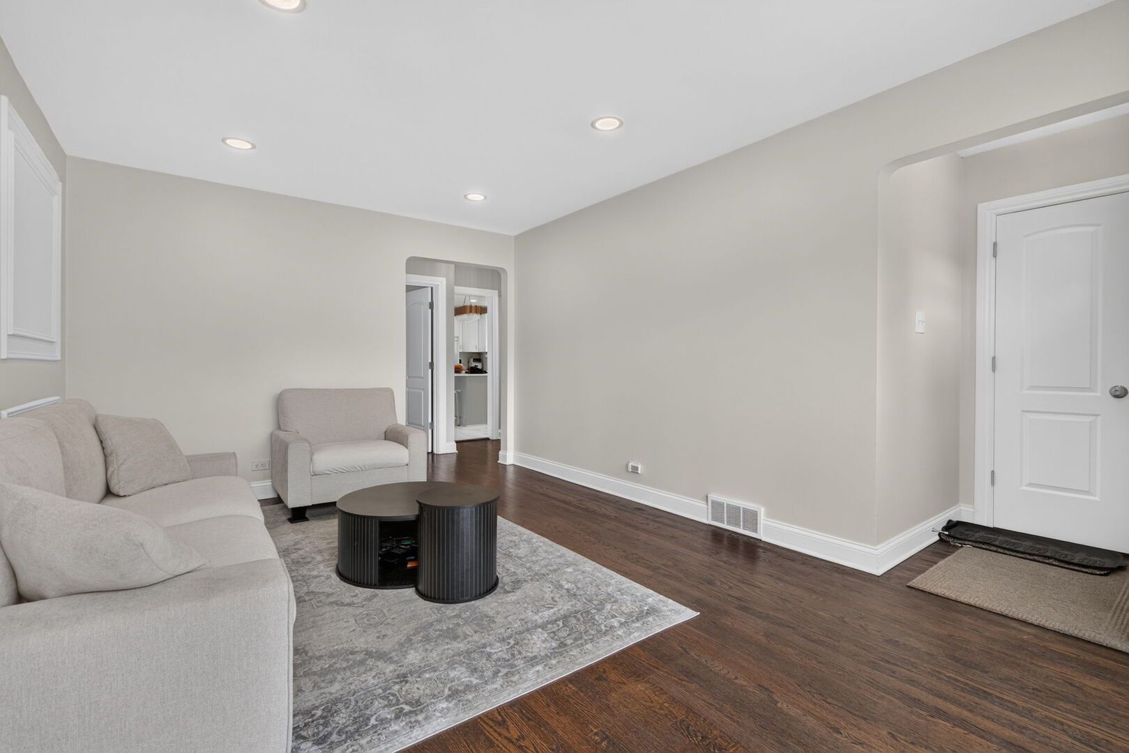 11120 S Albany Avenue Property Photo 5