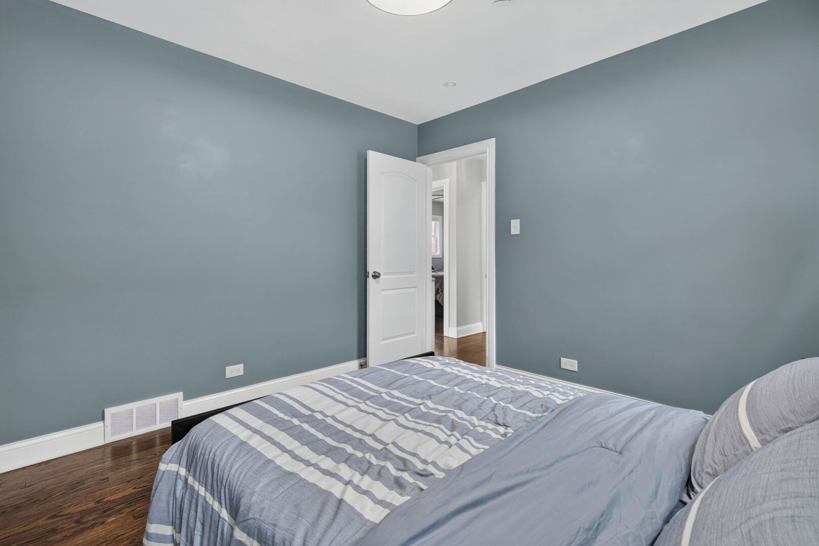 11120 S Albany Avenue Property Photo 9