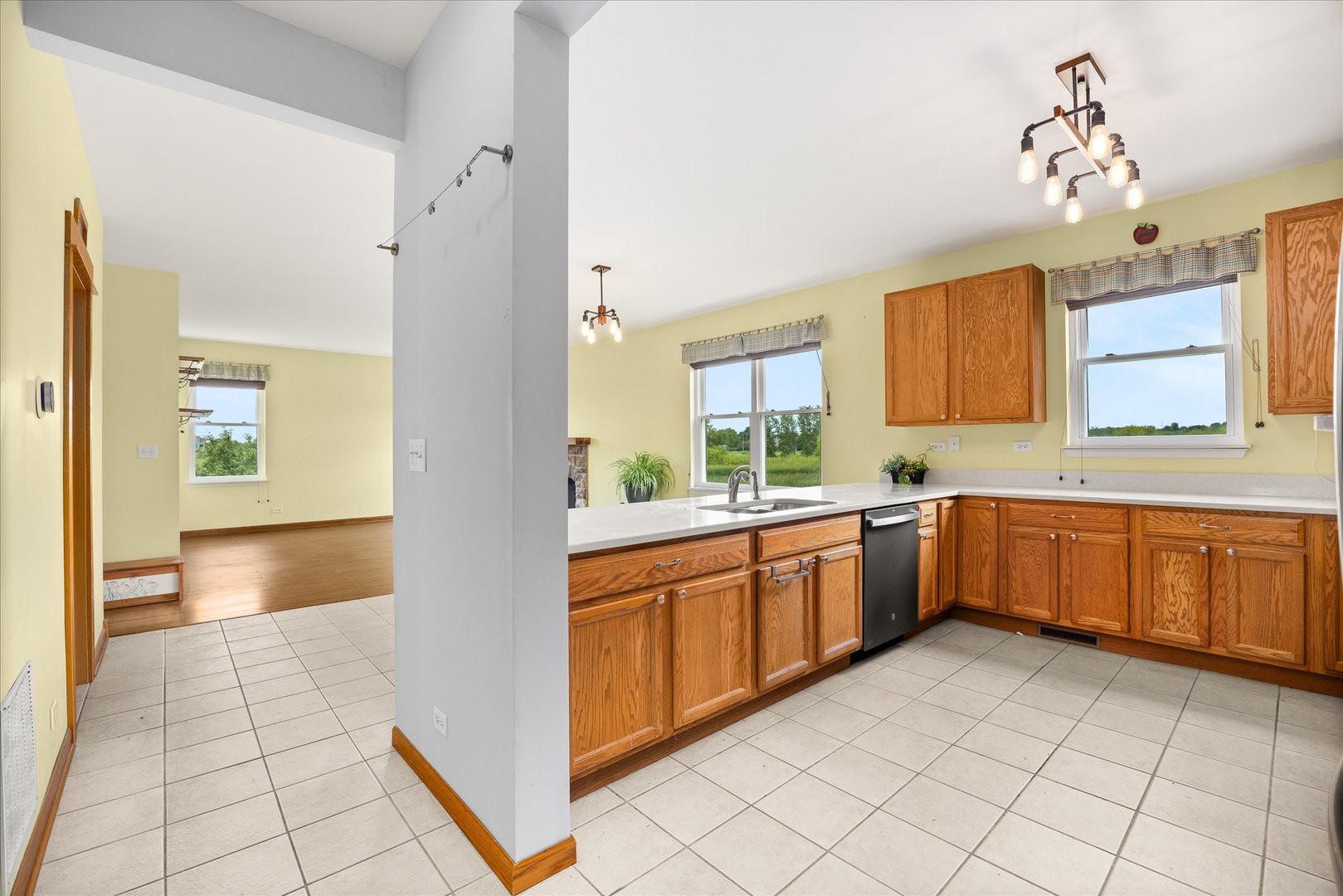 739 Bonaventure Drive Property Photo 6