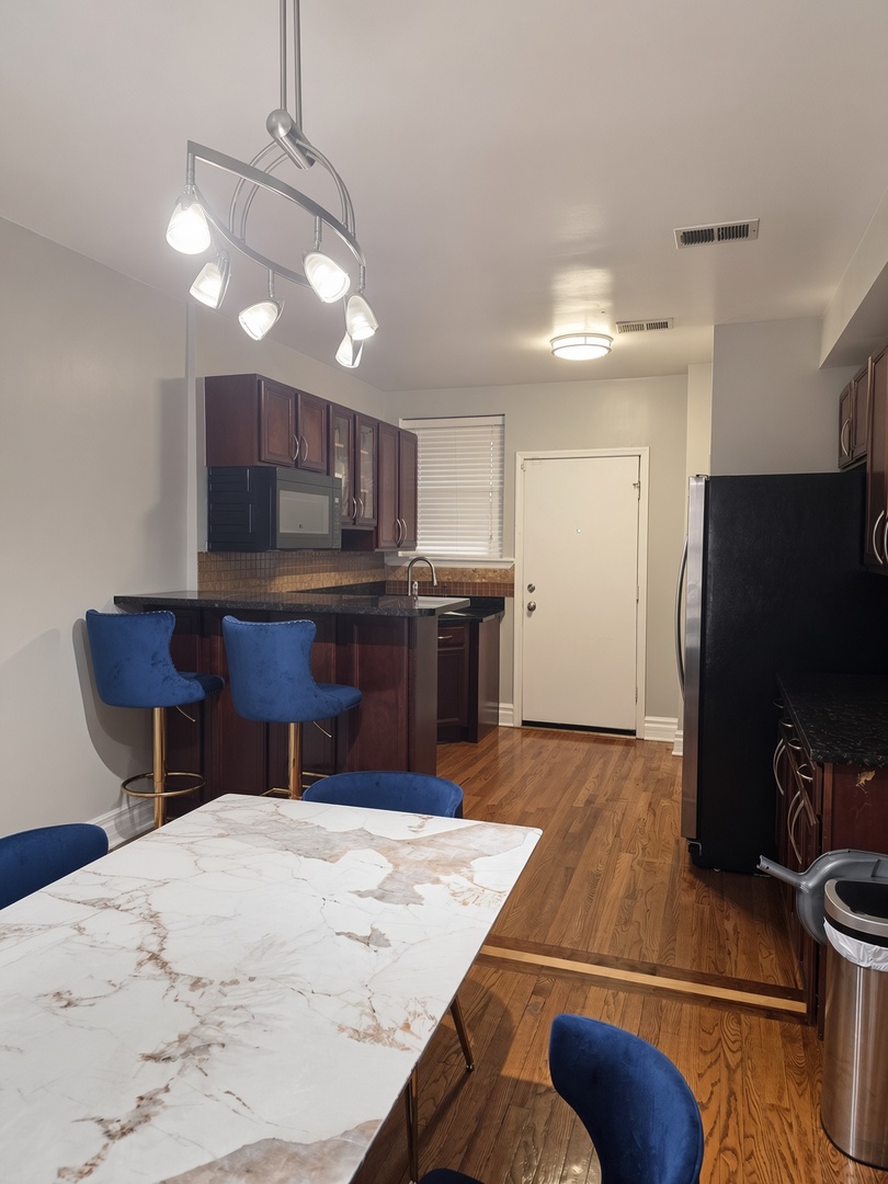 50 N Menard Avenue A2 Property Photo 4