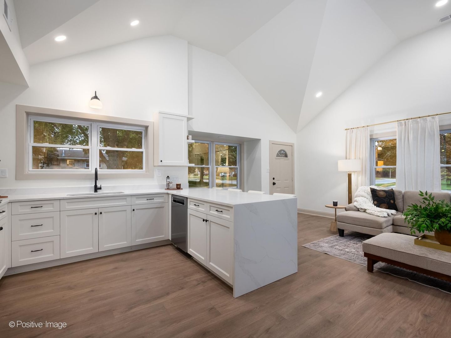 10059 S Spaulding Avenue Property Photo 8